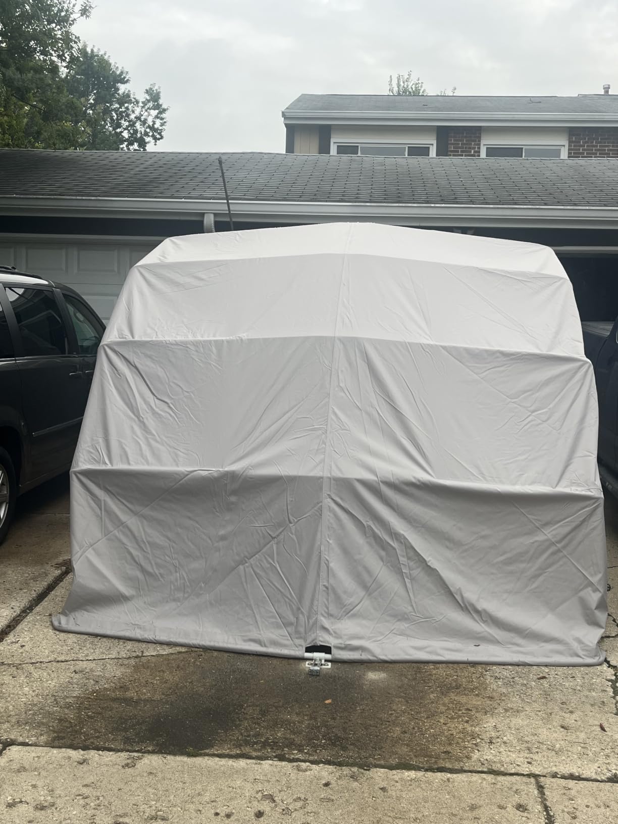Ikuby Retractable Carport – Foldable Lockable Car Shelter, Heavy Duty All Weather Portable Garage for Cars and SUVs customer photo 2