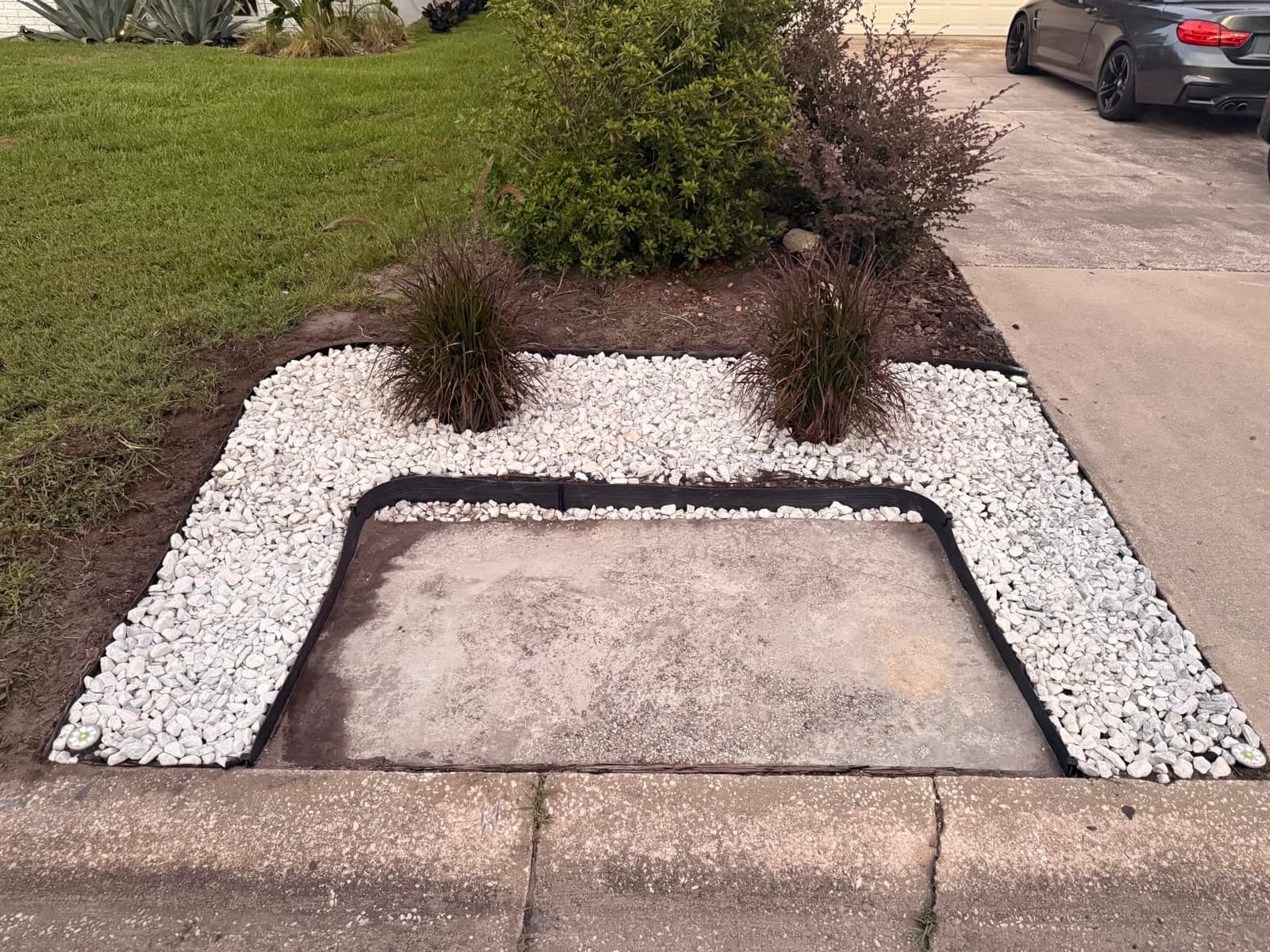 MASTER MARK Terrace Board, Landscape Coiled Edging, Grass Barrier, Bender Board, Flower Bed, Vegetable Garden Borders 5 in. x 40 ft. with 10 Stakes (Black) customer photo 2