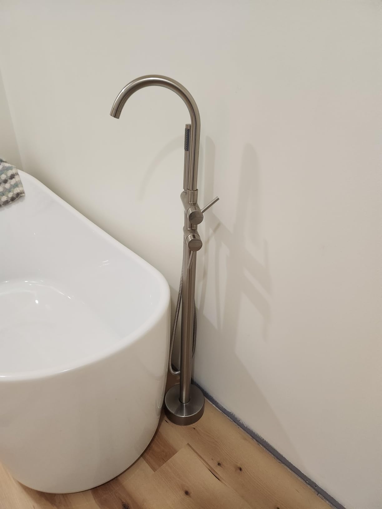 Aolemi Freestanding Bathtub Faucet Tub Filler Stand Alone Matte Black customer photo 1