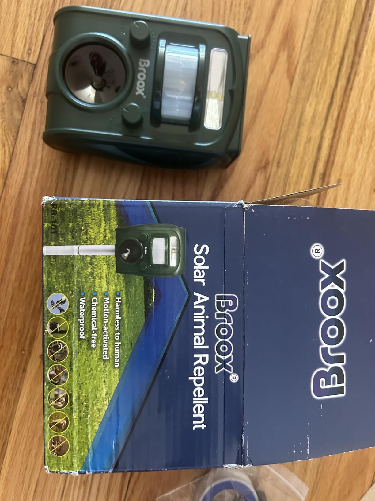 Broox 2026 Upgraded Solar Animal Repellent, Cat Repellent Outdoor, Squirrel Repellent, Deer Repellent, Ultrasonic pest Repeller, Waterproof IP 65, Motion Detection, Dog, Raccoon, Skunk, Rabbit, Rodent customer photo 1