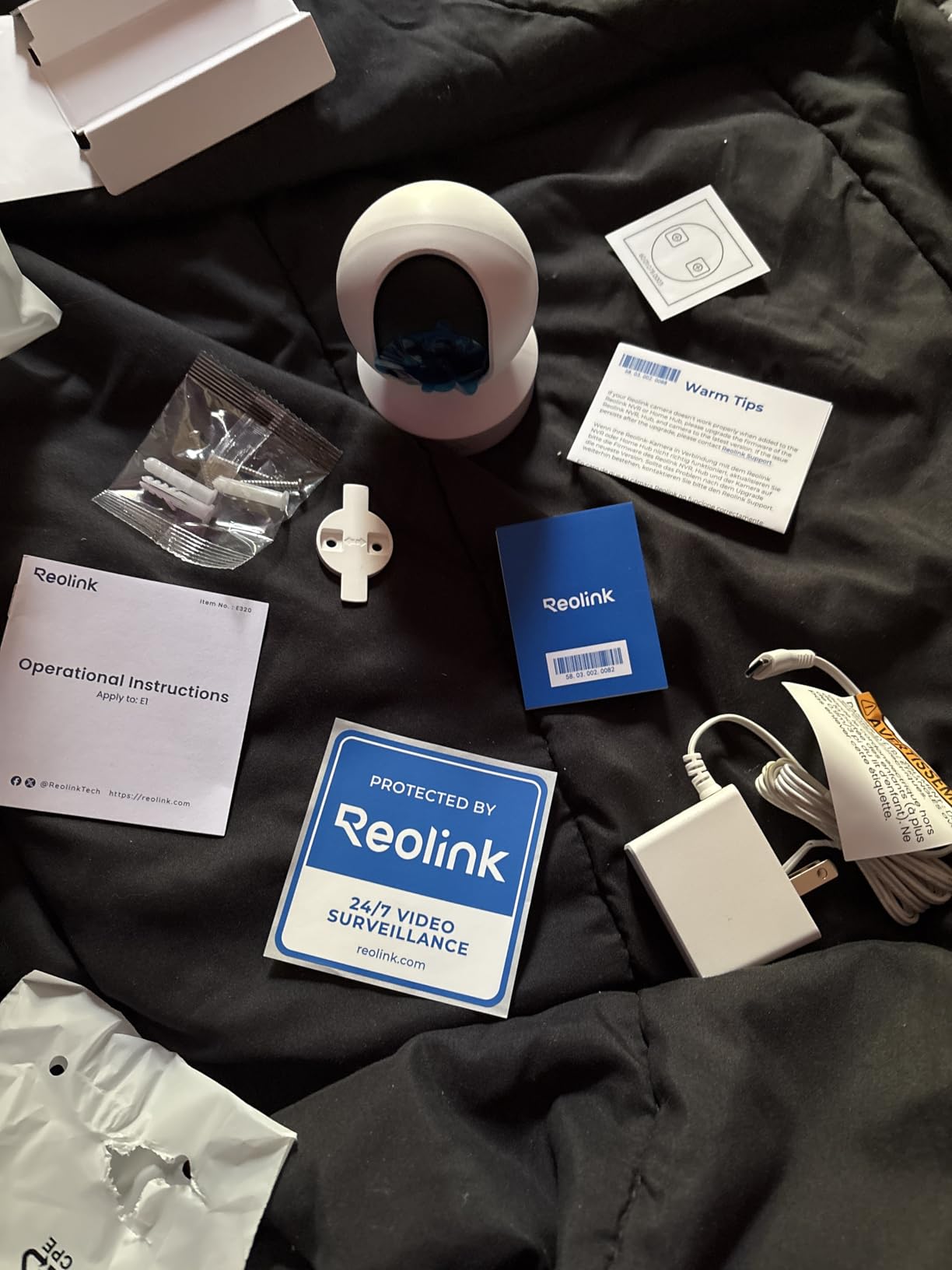 REOLINK 4MP 2K Indoor Camera E1, Plug-in WiFi 6 Security Camera customer photo 2