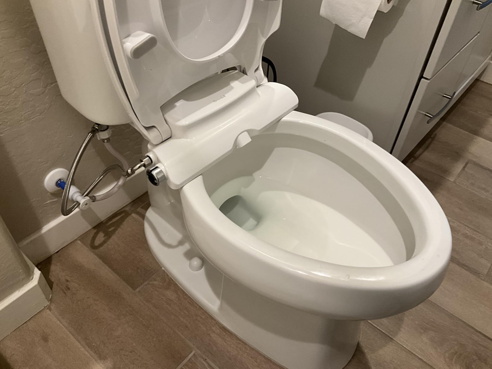 Brondell Bidet Toilet Seat Non-Electric Swash Ecoseat, Fits Elongated Toilets, White - Dual Nozzle System, Ambient Water Temperature - Bidet with Easy Installation customer photo 1