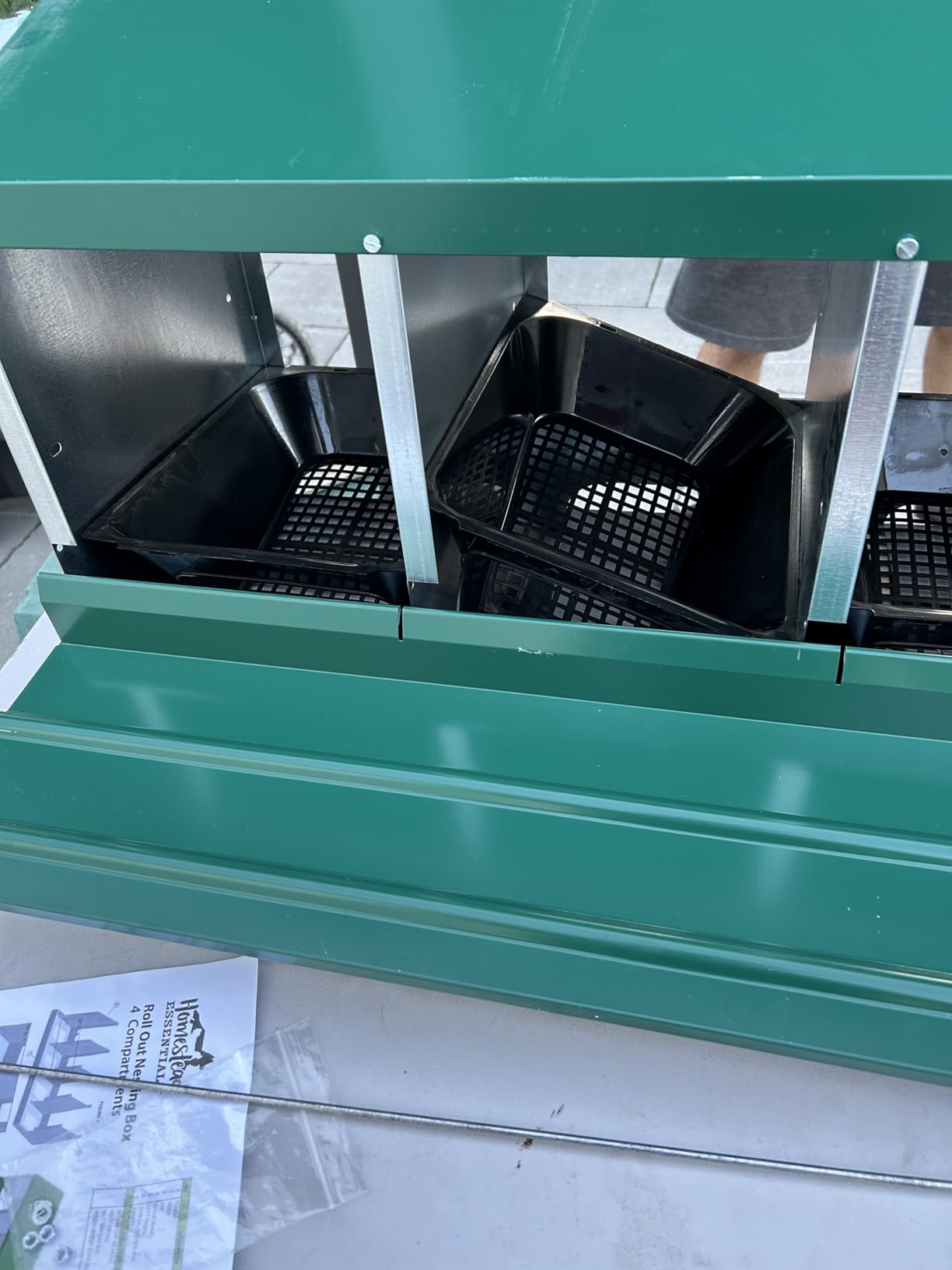 Homestead Essentials Deluxe Metal 4 Compartment, Forward Rollout & Rollaway, Hen & Chicken Nesting Box with Universal Easy Access Protective Egg Laying Collection Lid customer photo 1