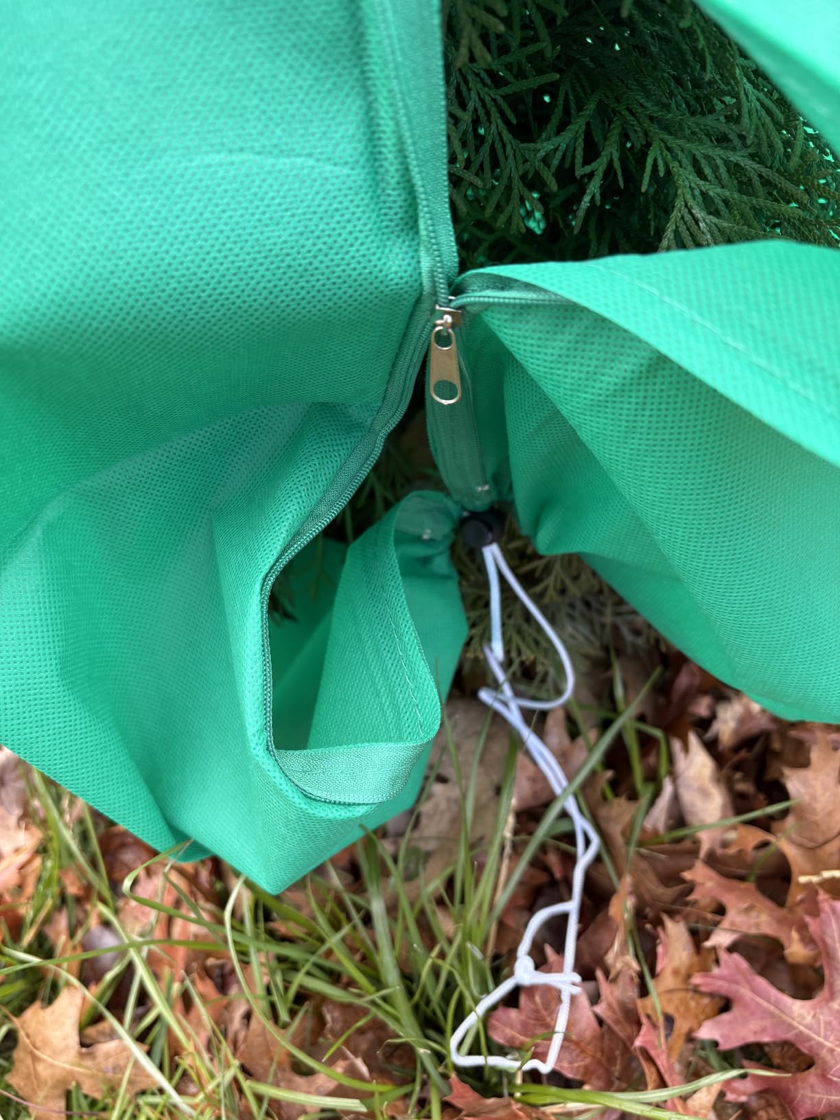 Homimp Plant Covers Freeze Protection, 4 Pack Frost Covers with Zipper Drawstring (31.5