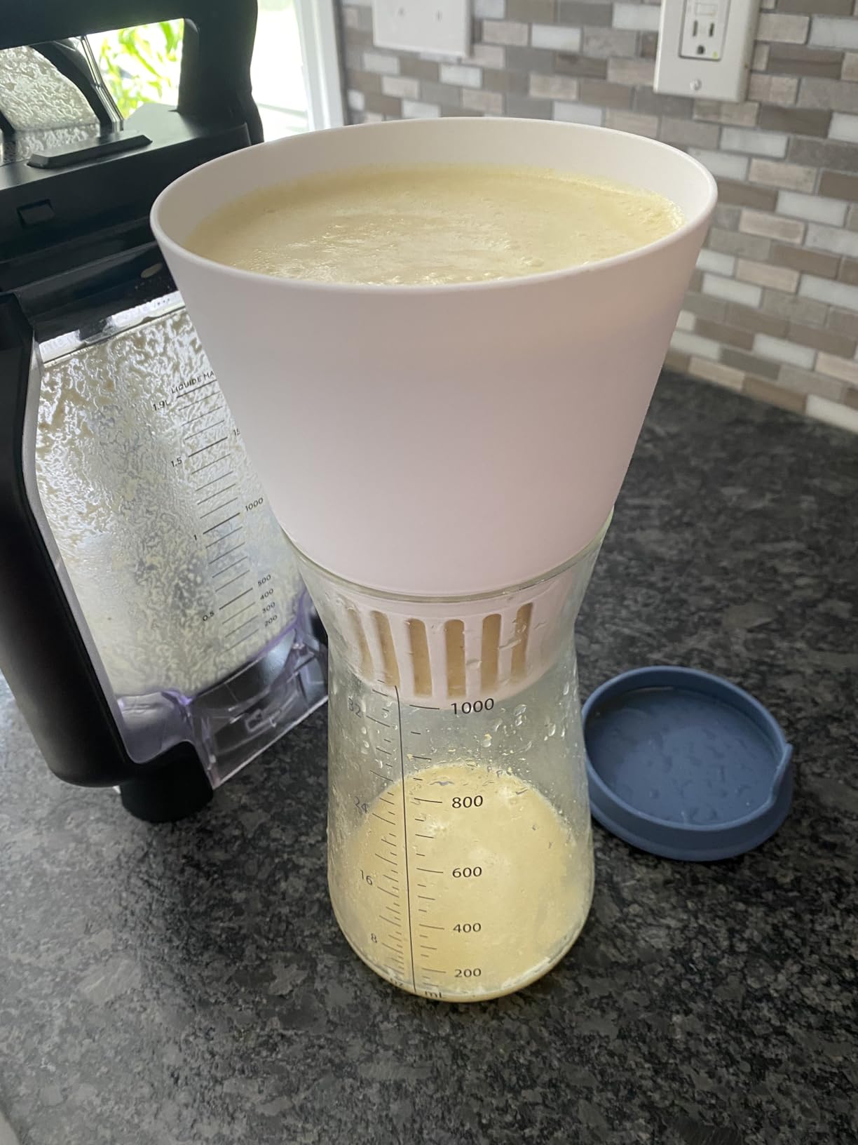 Chef’n Nut Milk Maker with Glass Carafe – Make Homemade Almond, Oat, Hazelnut, Soy, Coconut Milk – Includes Mesh Filter, Spill-Proof Lid, Recipe Book – Easy to Use, Dishwasher Friendly customer photo 2