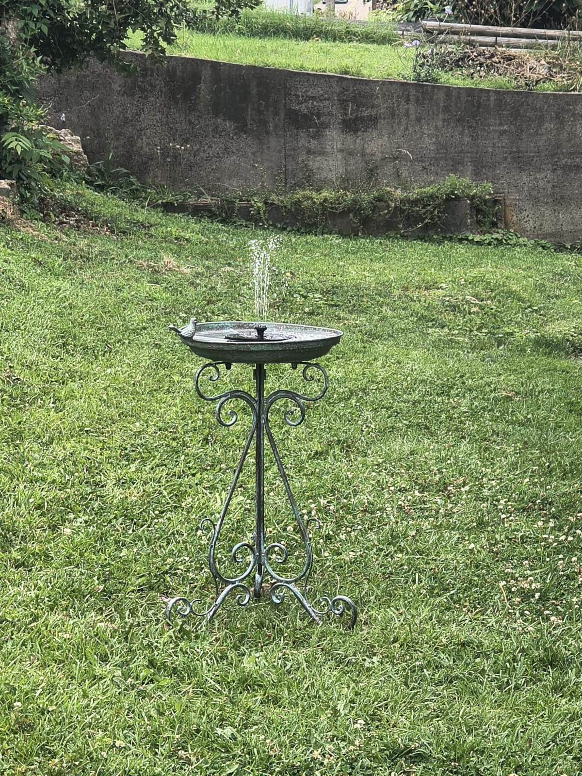 Solar Fountain Water Pump for Bird Bath, New Upgraded Mini Solar Powered Fountain Pump 1.5W Free Standing Solar Panel Kit Water Fountain for Garden, Pond, Pool, and Outdoor customer photo 1