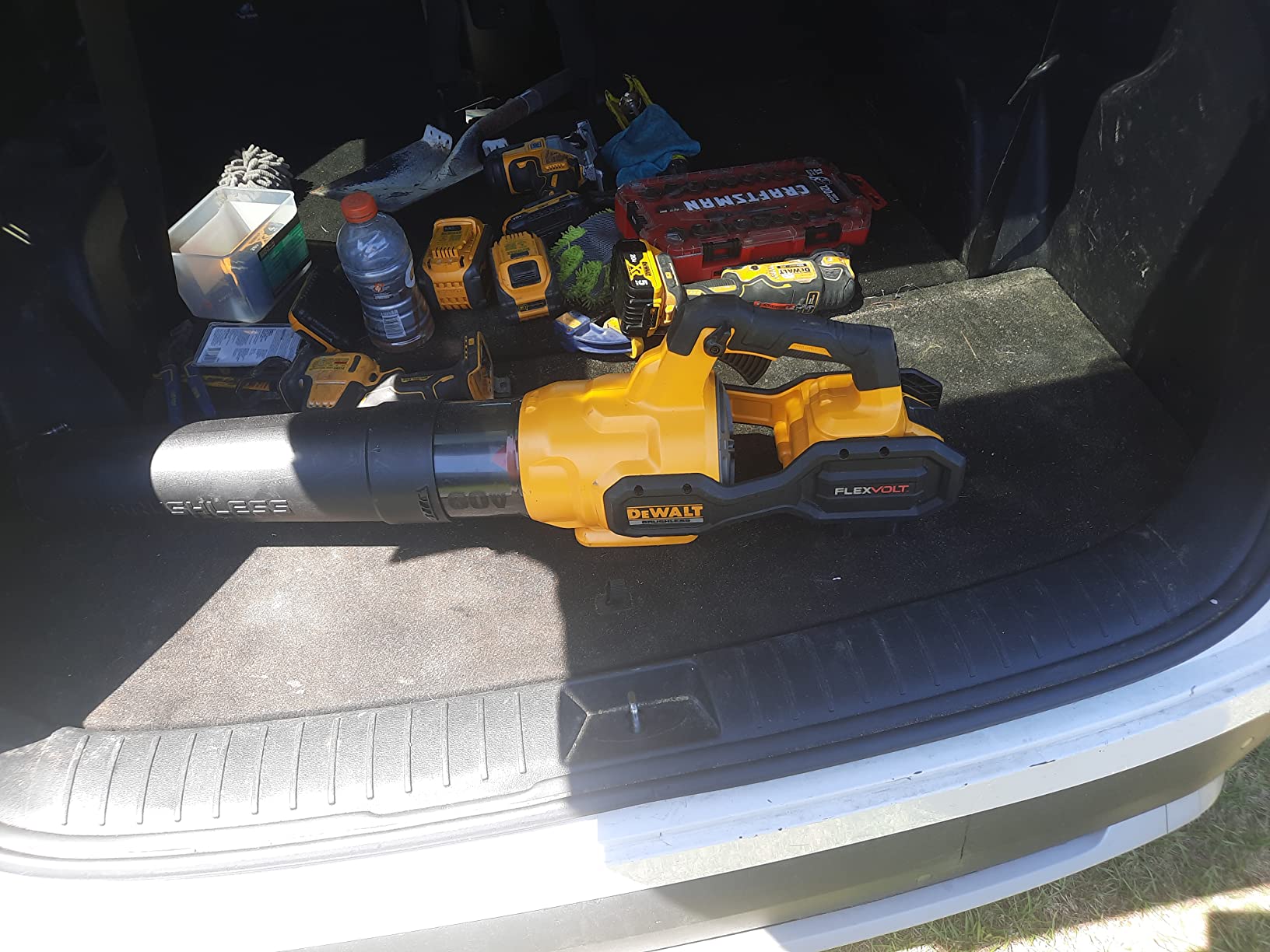 DEWALT 60V MAX* FLEXVOLT Leaf Blower, Cordless, Battery Powered, Handheld, Classic Style, 125-MPH, 600-CFM, Yellow/Black, Tool Only (DCBL772B) customer photo 2
