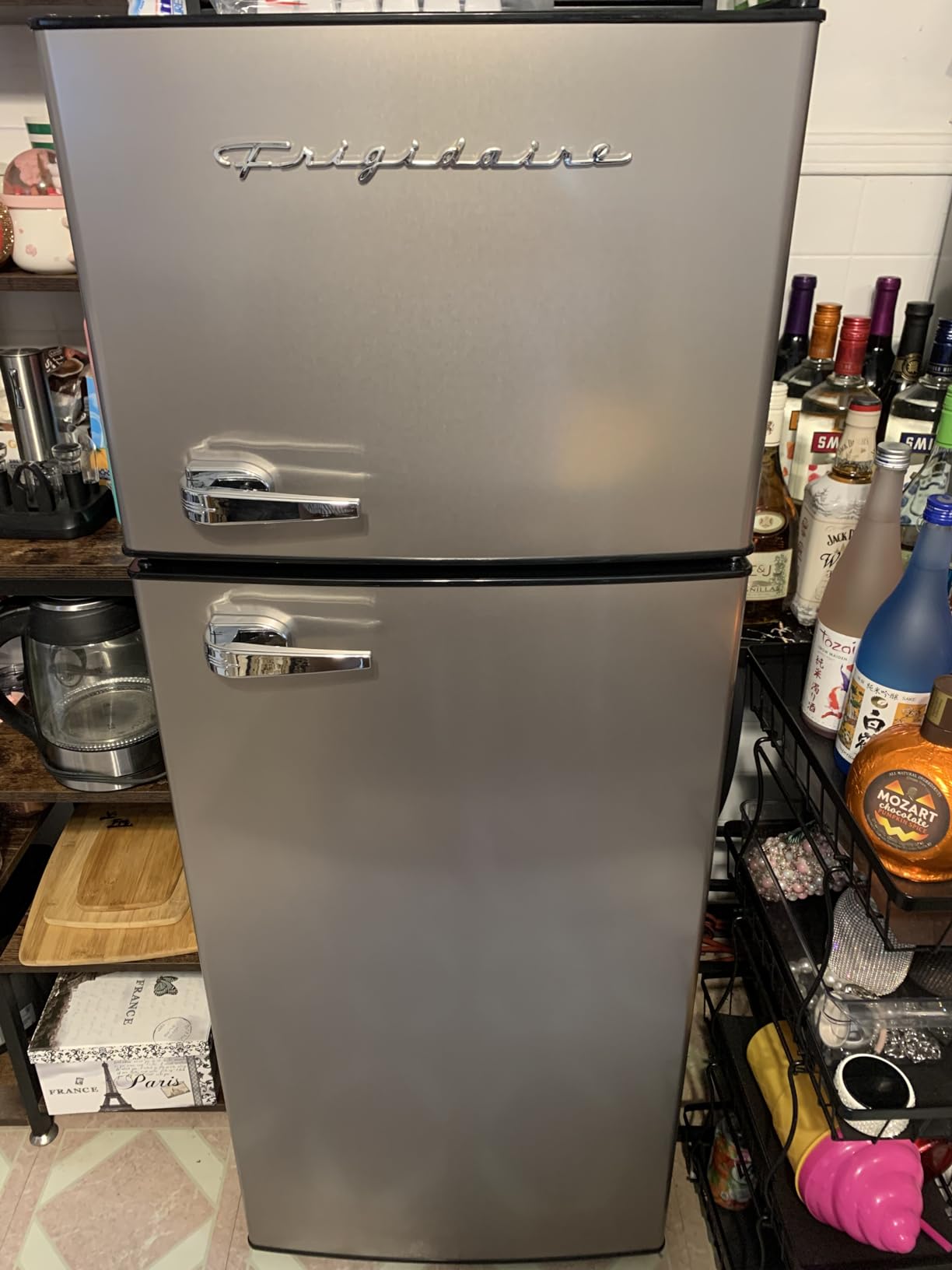 Frigidaire, 2 Door Apartment Size Refrigerator/Freezer Combo, 7.5 cu ft, Platinum Series, Stainless, 23