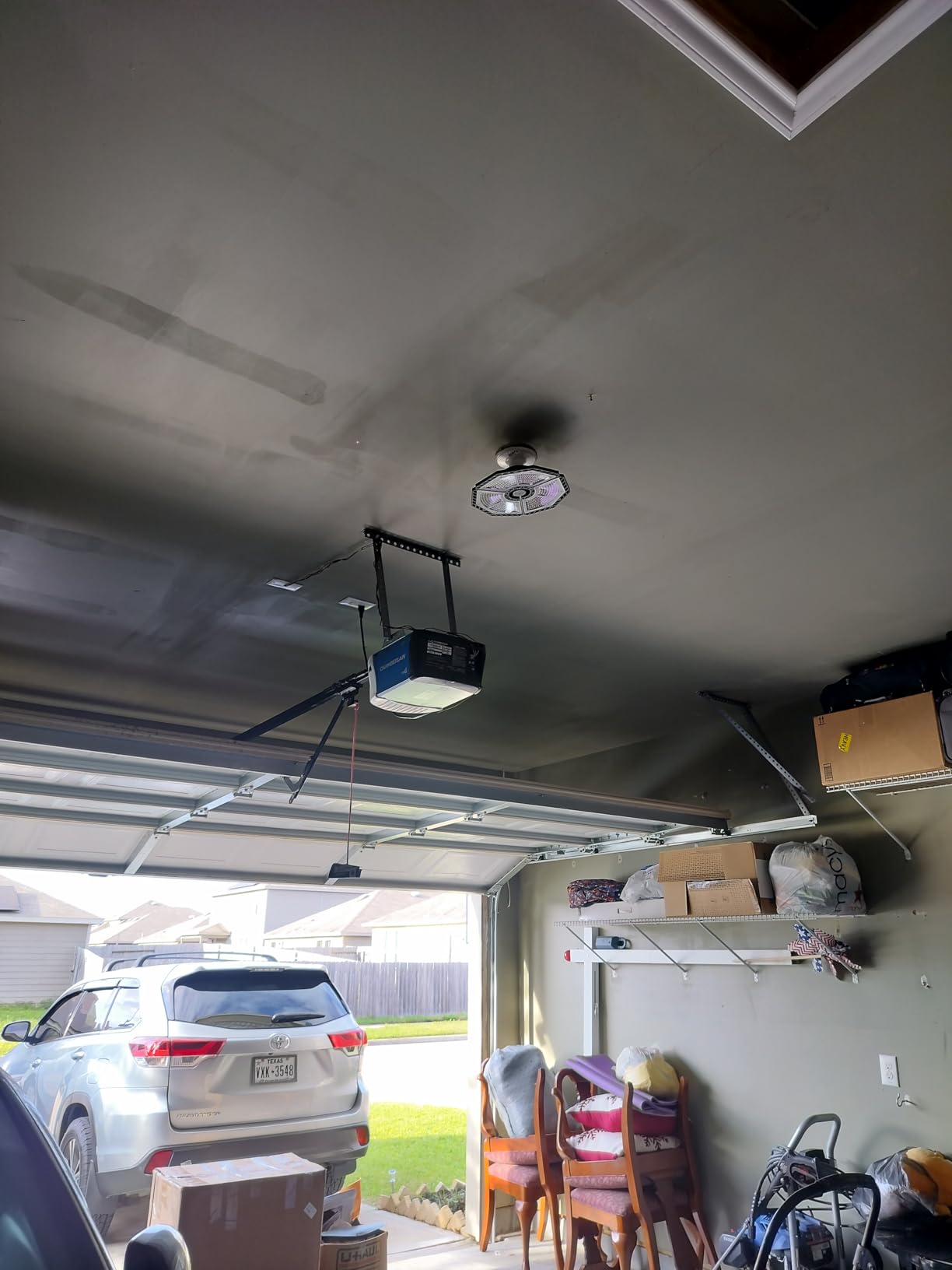 K KERNOWO LED Garage Lights, 140W 18500 Lumens Garage Lighting, 6000K Daylight with Deformable Three Panel Ceiling Light Fixture E26/E27 Triple Glow LED Shop Light for Basement Workshop Warehouse customer photo 1