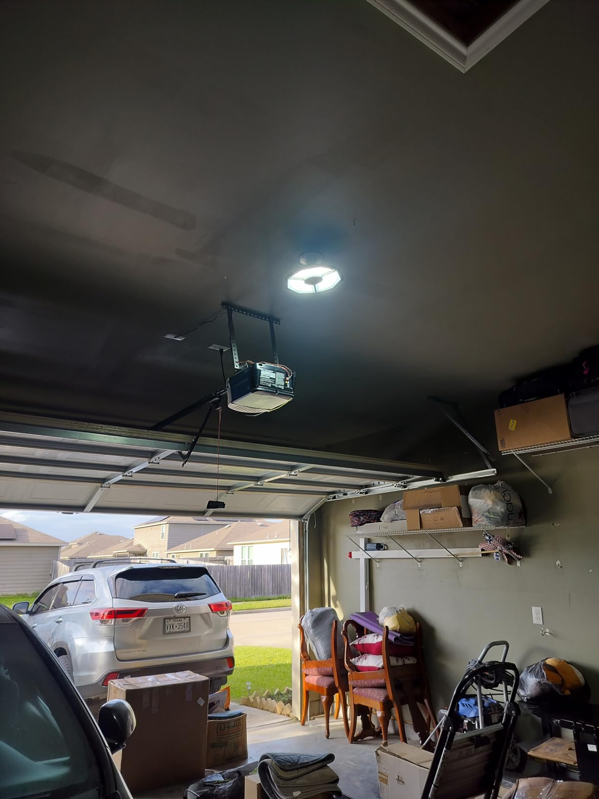 K KERNOWO LED Garage Lights, 140W 18500 Lumens Garage Lighting, 6000K Daylight with Deformable Three Panel Ceiling Light Fixture E26/E27 Triple Glow LED Shop Light for Basement Workshop Warehouse customer photo 2