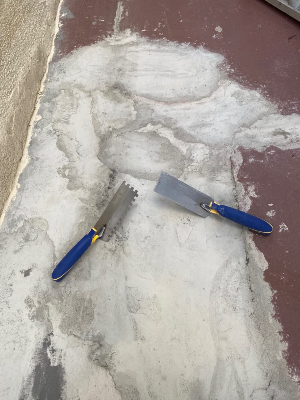 QEP 1/4 in. x 1/4 in. x 1/4 in. Comfort Grip Square-Notch Margin Flooring Trowel with Bucket Hook, Silver (42114) customer photo 2