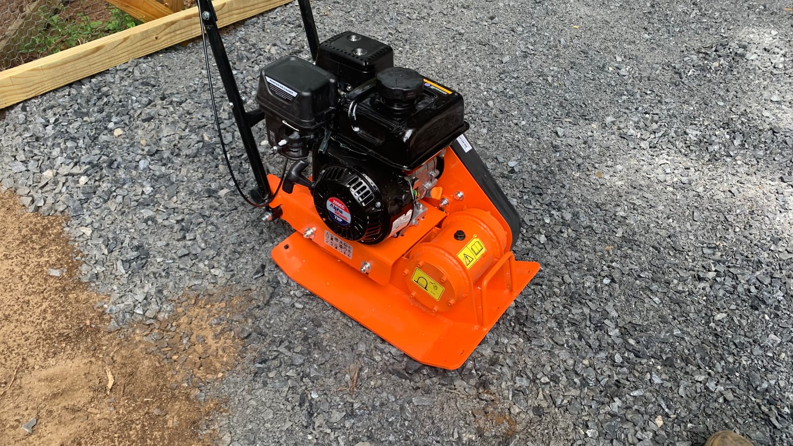 SuperHandy Plate Compactor Rammer 7 HP Gas Engine 4200-Pounds of Compaction Force Rammer Jumping Jack Tamper 20 × 15 Inch Plate for Paving Landscapes Sidewalks Patios EPA/CARB Compliant customer photo 2