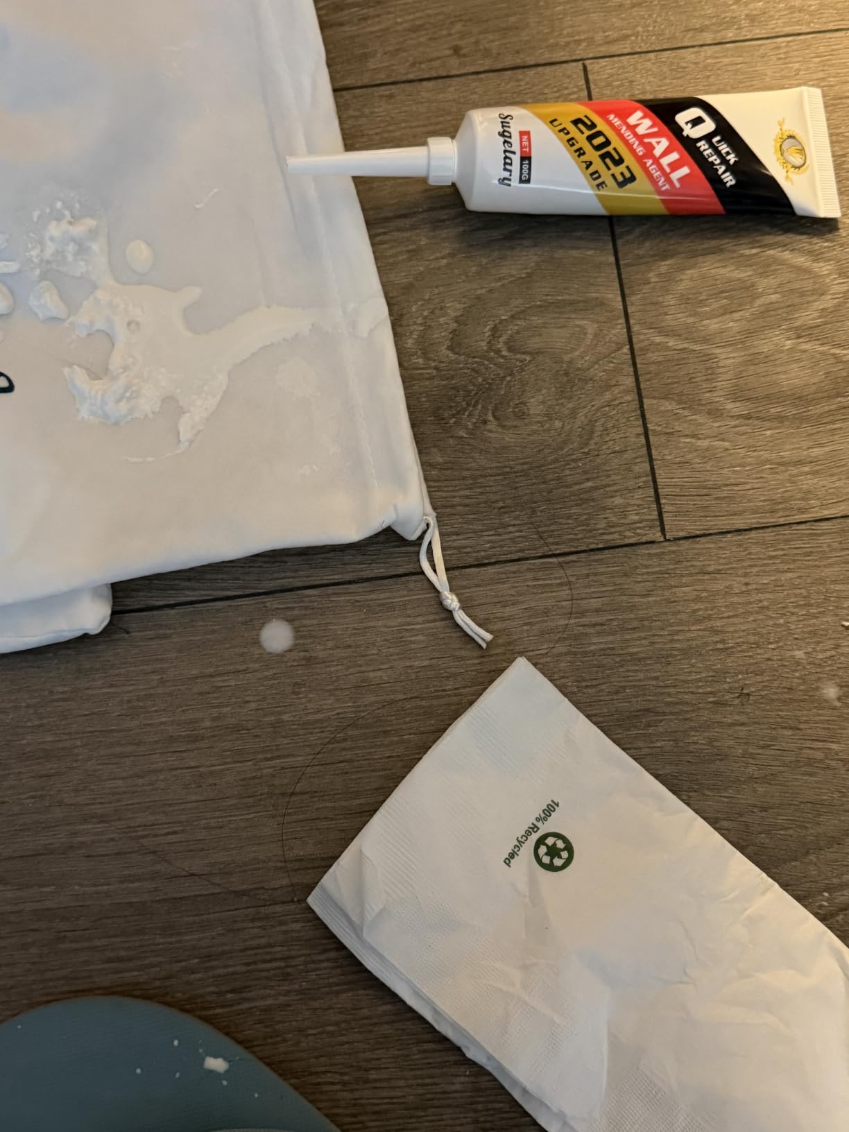 Sugelary Drywall Patch Repair Kit with Scraper, Wall Spackle Repair Paste, Wall Mending Agent Quick and Easy Solution to Fill the Holes for Home Wall, Plaster Dent Repair and Wood Scratch Repair customer photo 1