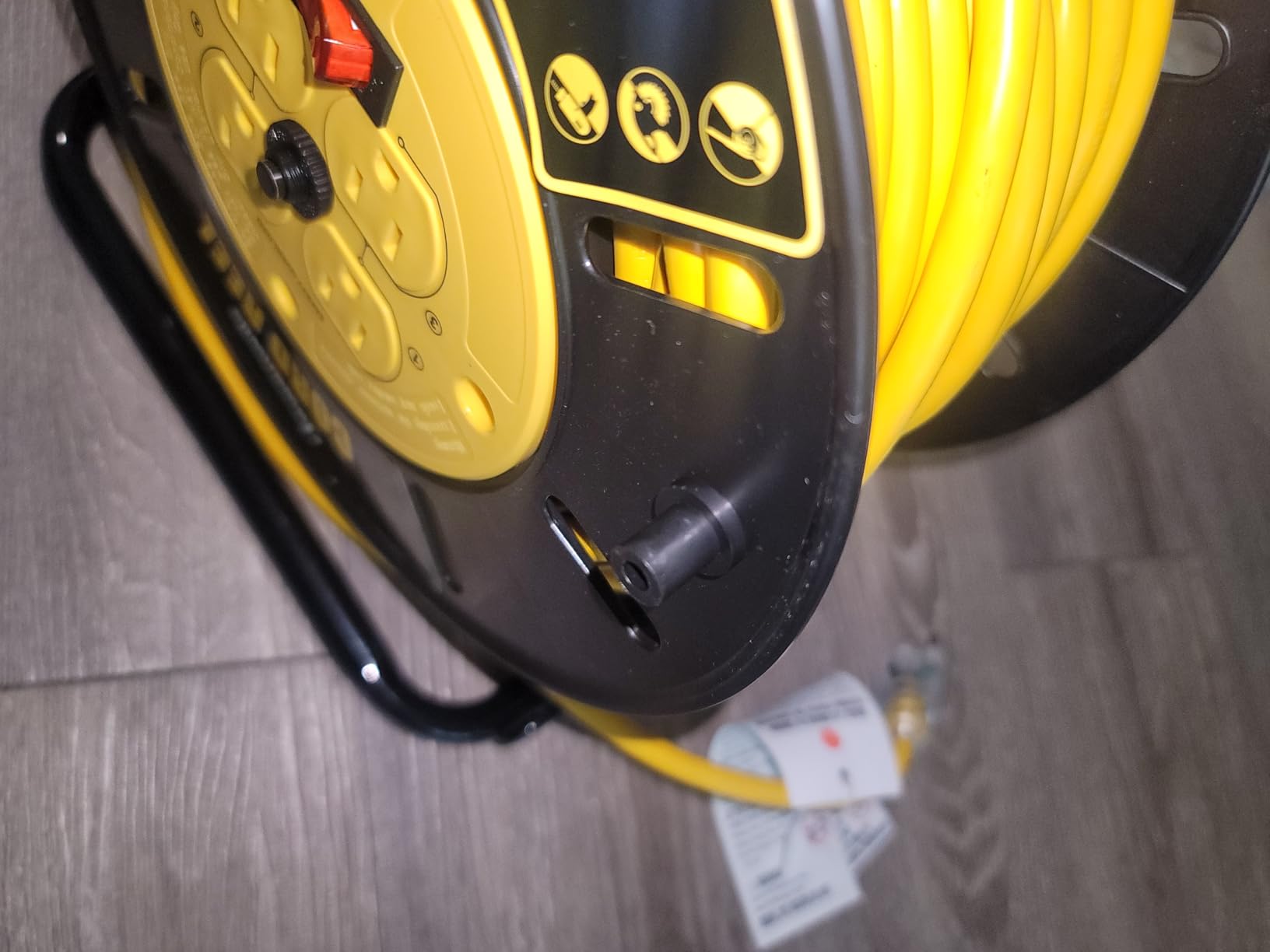 DEWENWILS Retractable Extension Cord Reel, Open Cord Reel with 80FT Cord customer photo 2