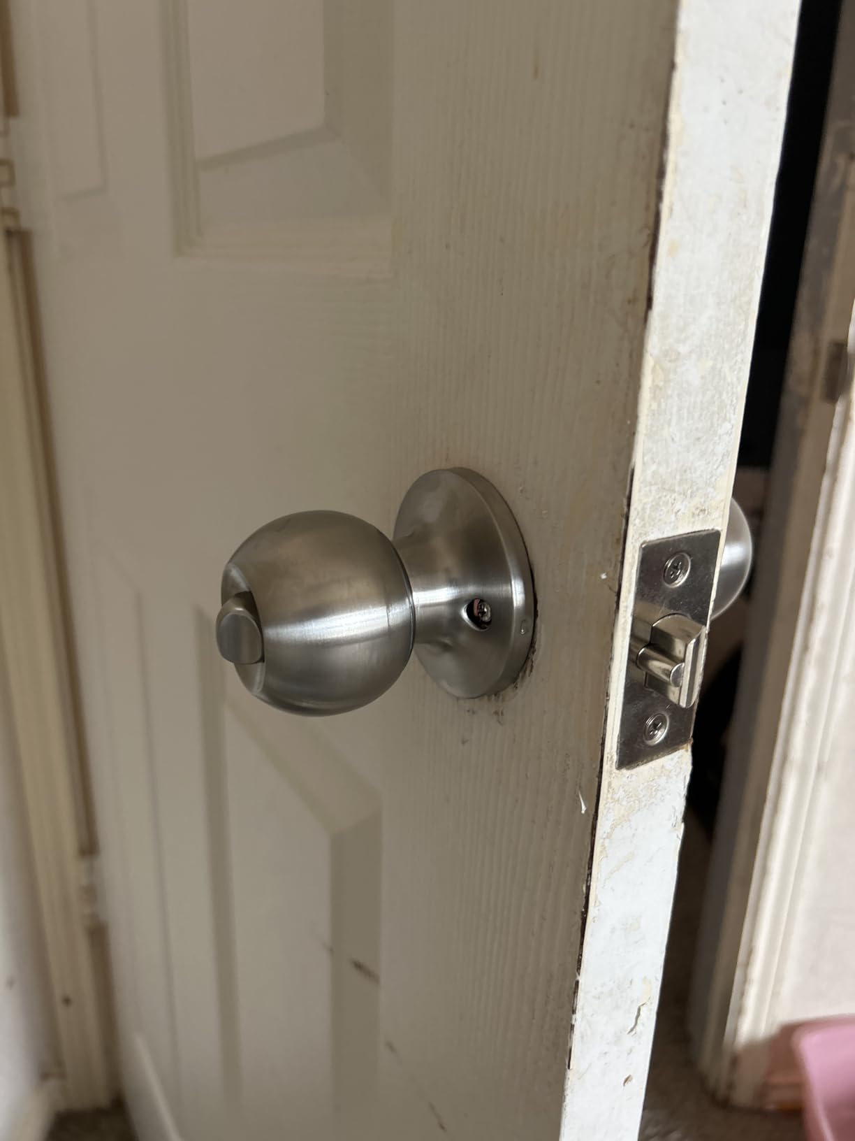 BESTTEN Keyed Entry Door Knob with Lock, Heavy Duty Interior and Exterior Door Lock, Standard Ball, Satin Nickel customer photo 2