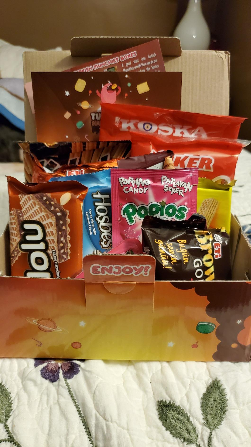 International Snack Box, Unique Experience with Universal Exotic Candies and Treats from around the World, Gift-Ready Foreign Foods in Packages Inspired by European, Japanese and Korean Cultures customer photo 1