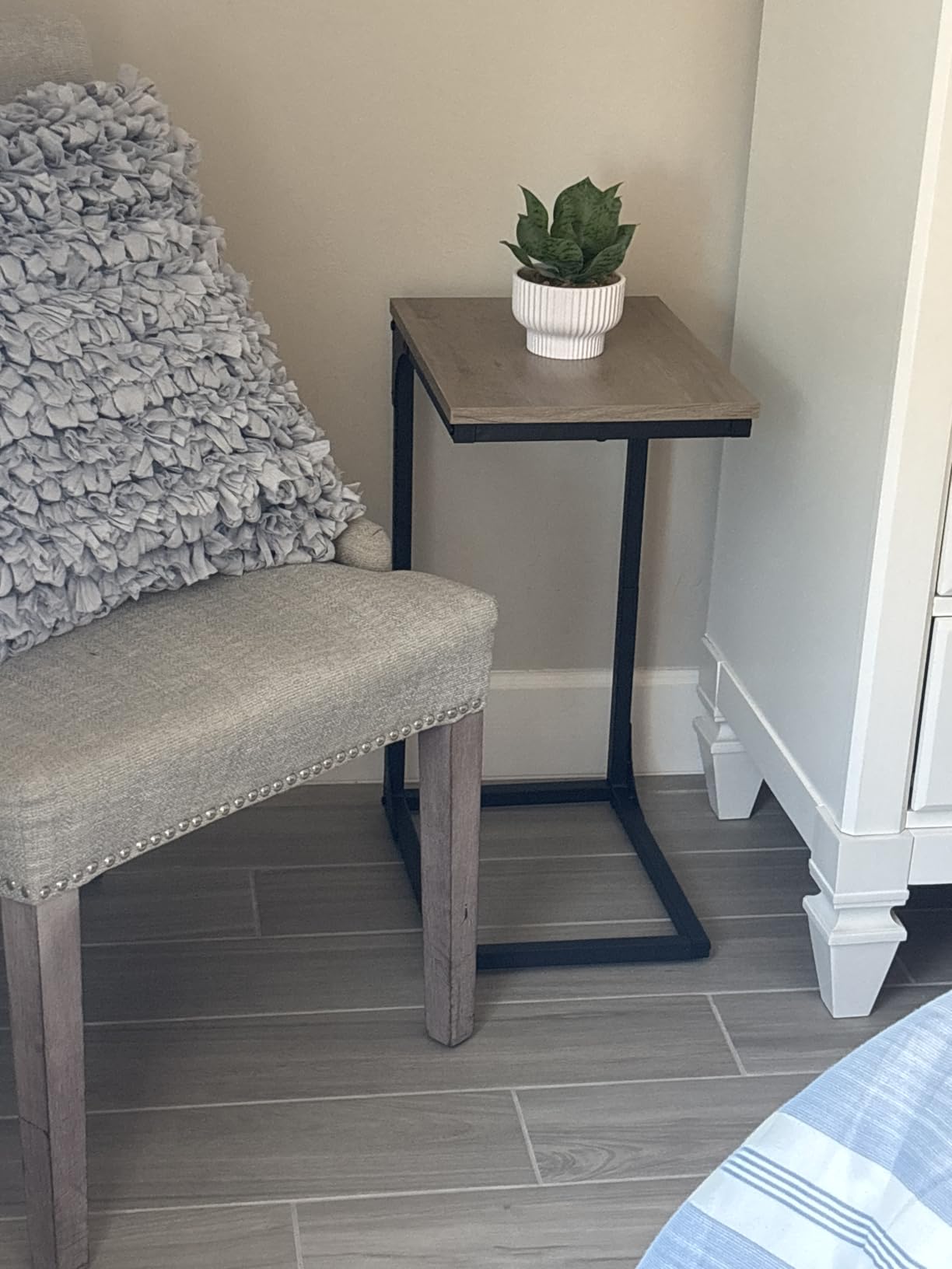 VASAGLE C-Shaped End Table, Small Sofa Side Table with Metal Frame customer photo 2