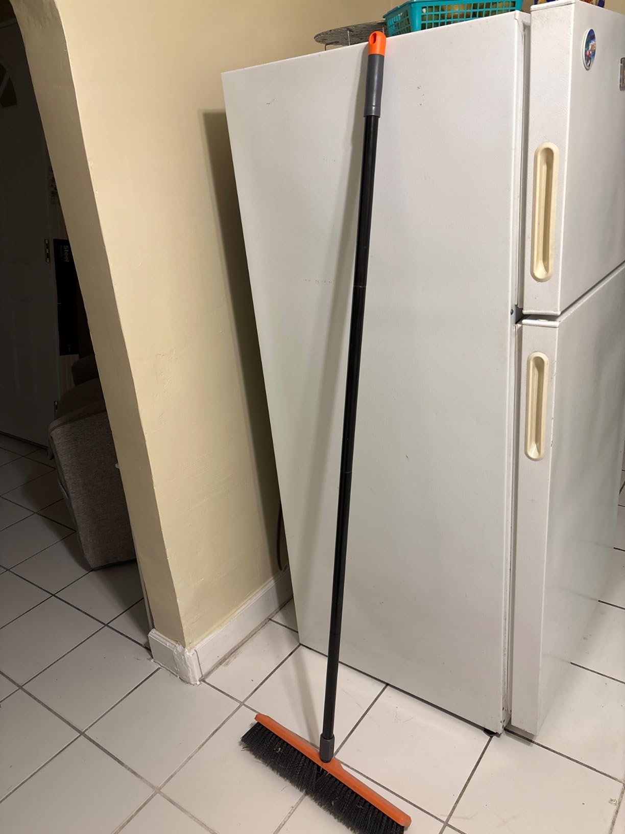 TreeLen 18 inch Push Broom Outdoor - Heavy Duty Broom for Driveways, Sidewalks, Patios and Deck Cleans Dirt, Debris, Sand, Mud, Leaves and Water-18 Wide Bristles customer photo 1