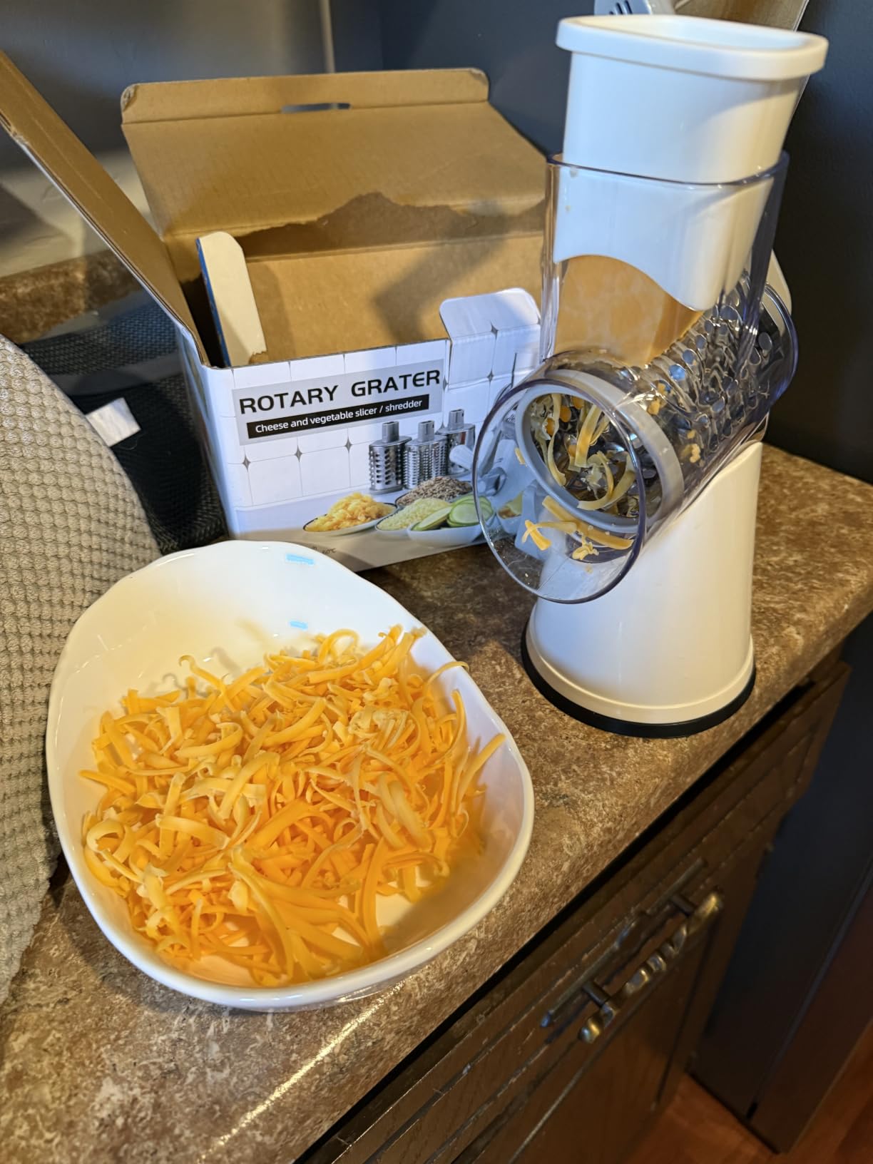 Cambom Rotary Cheese Grater Hand Crank Cheese Shredder, Black customer photo 1