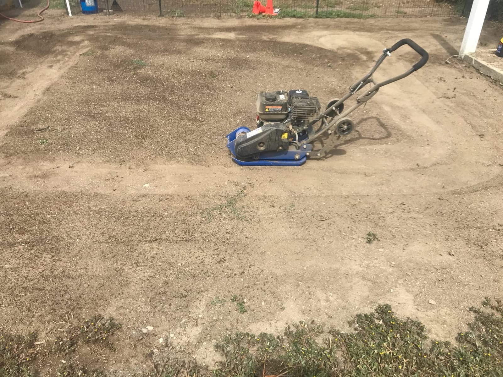 BILT HARD Plate Compactor Rammer, 6.5HP 196cc Gas Engine 5500 VPM 2500 lbs Compaction Force, 21 x 14.5 inch Plate, Ground Compactors for Paving Landscaping Sidewalk Patio, EPA Compliant customer photo 2