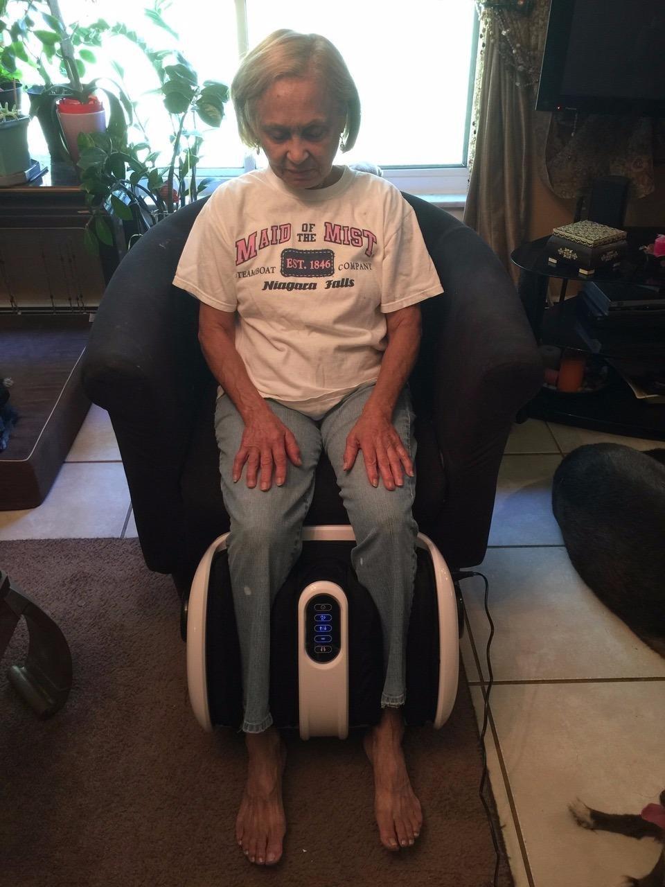 Cloud Massage Shiatsu Foot Massager with Heat, Standard Size, White customer photo 2