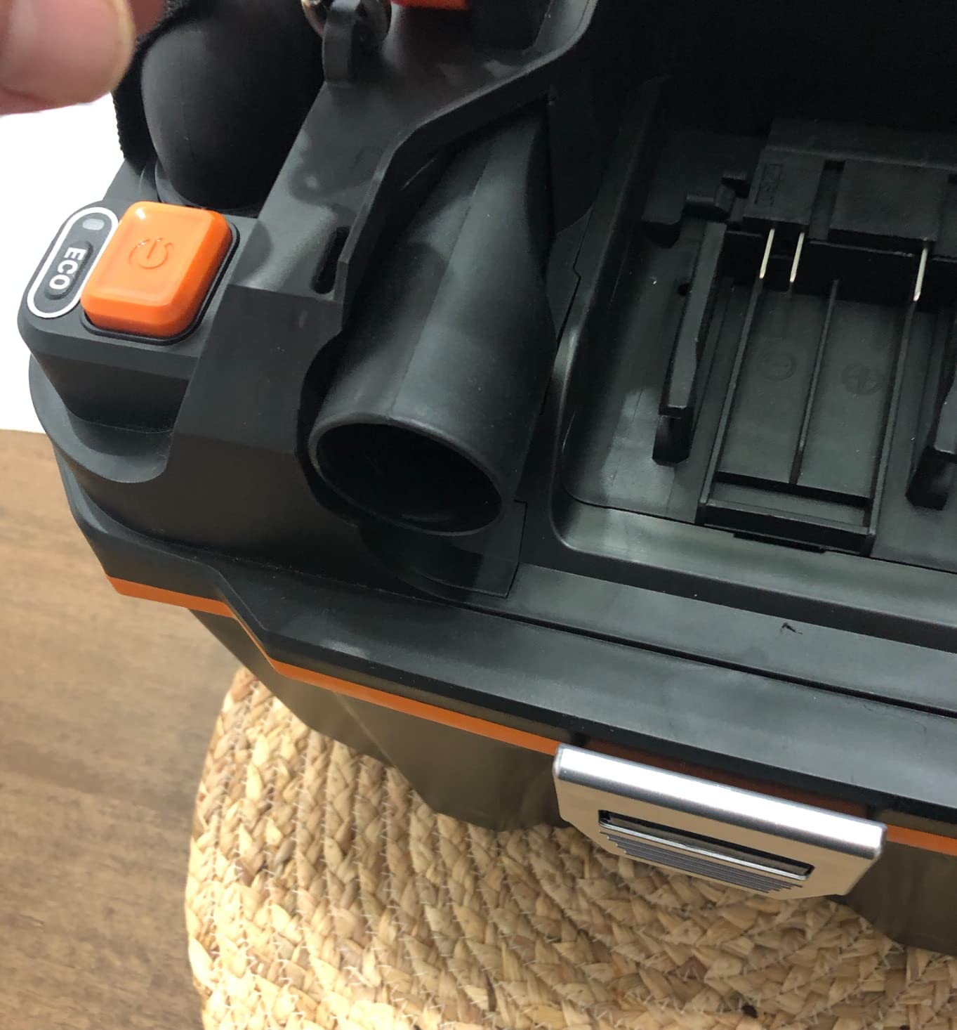 WORX Cordless Wet/Dry Vacuum, 20V 2.1 Gal, WX031L, Battery & Charger Included, PowerShare customer photo 1