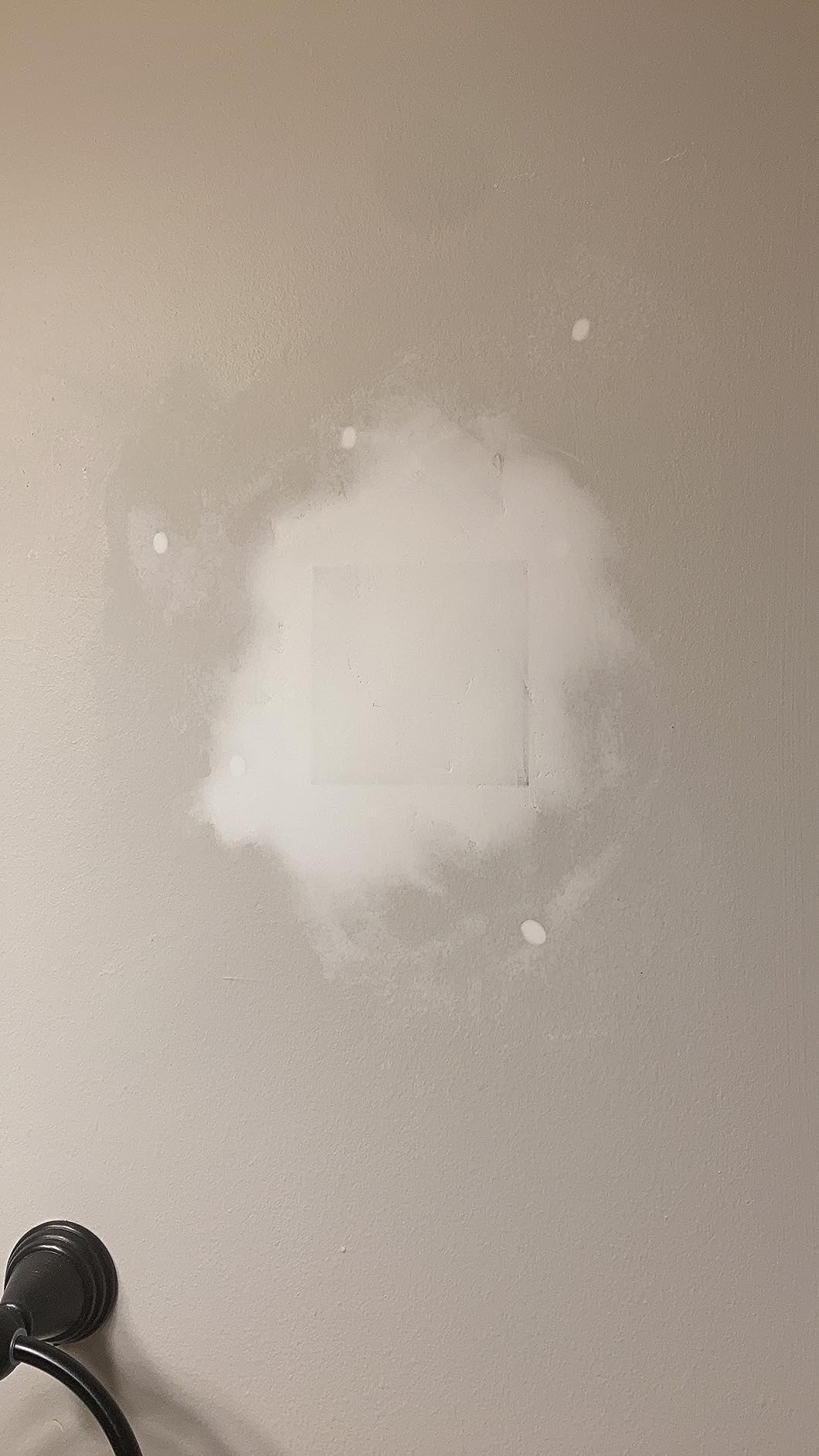 GORILLA Wall Repair Kit, Heavy Duty Spackling, 8 fl oz Tub, 4 in Patch customer photo 2