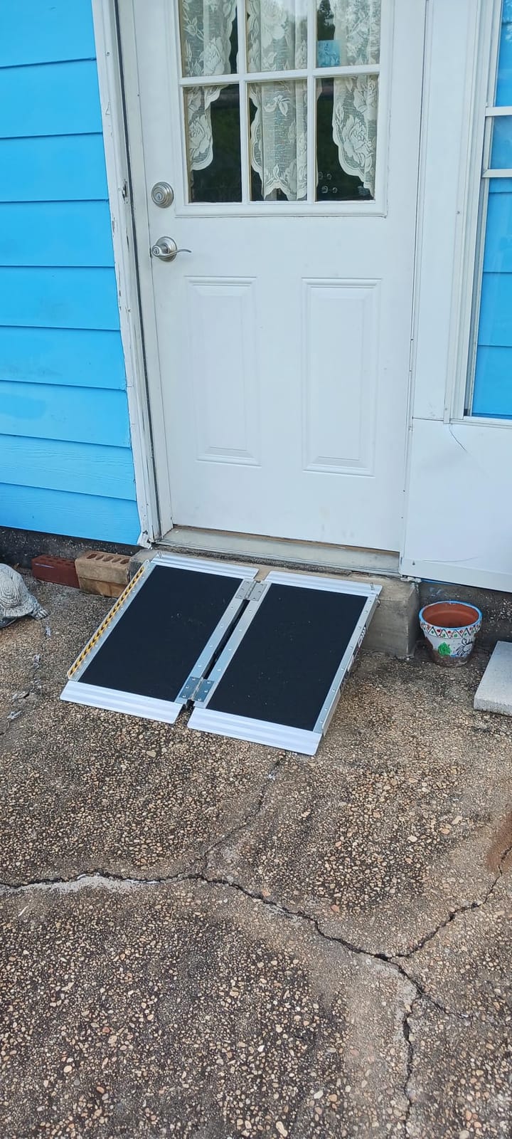 FACHNUO 2FT Portable Wheelchair Ramp for Home Steps, Non-Skid Aluminum Ramp customer photo 2