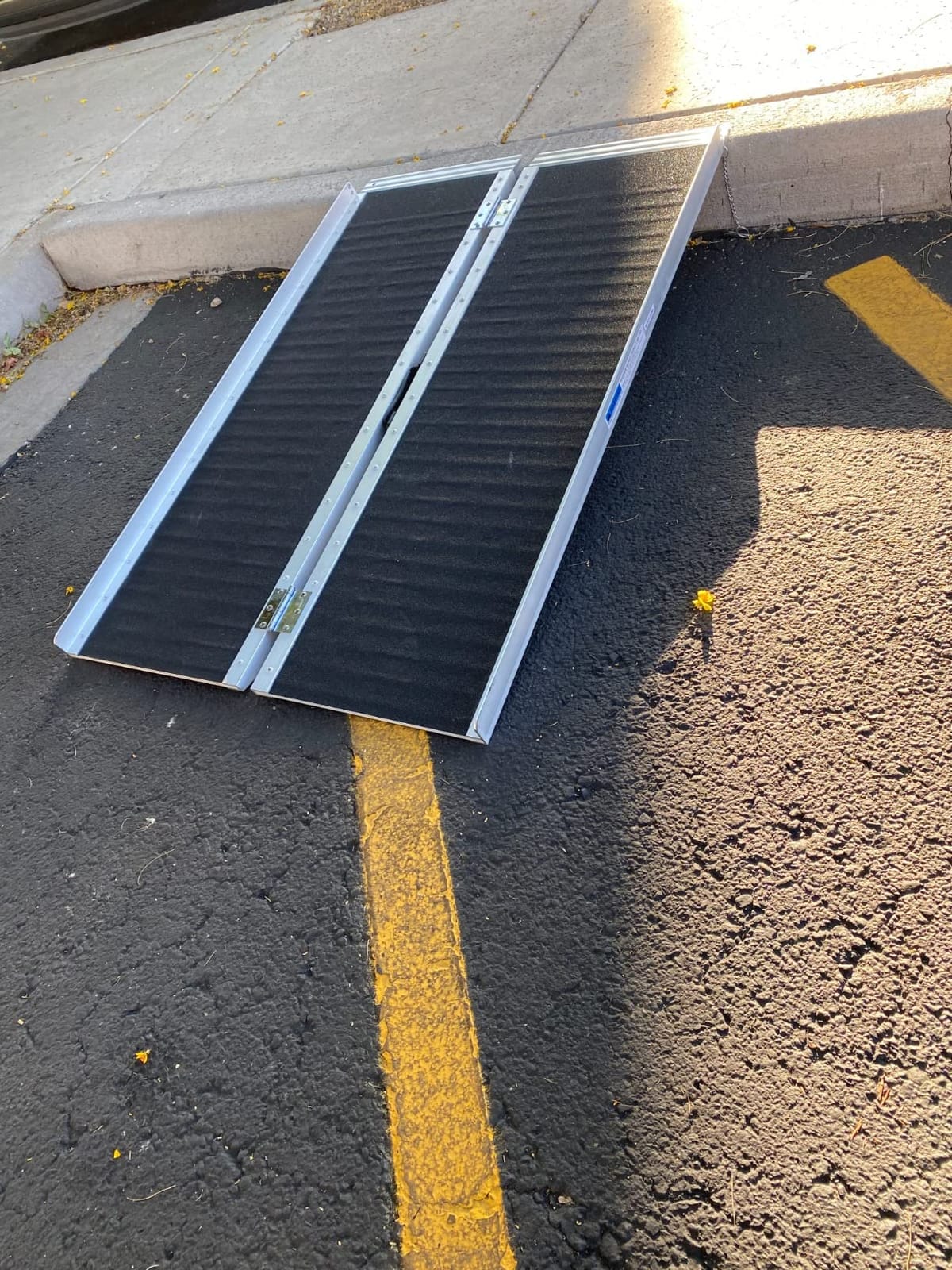4FT Portable Wheelchair Ramp, Handicap Ramps for Home Steps Doorways customer photo 1