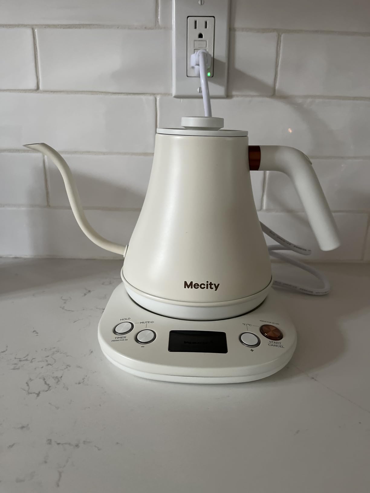 Mecity Electric Kettle Gooseneck Pour Over Kettle ±1℉ Temperature Control Quick Heating Water Boiler for Coffee & Tea & Formula Auto Shut Off Tea Kettle 1200 Watt, 0.8L, Matt Black, Barista Edition customer photo 1