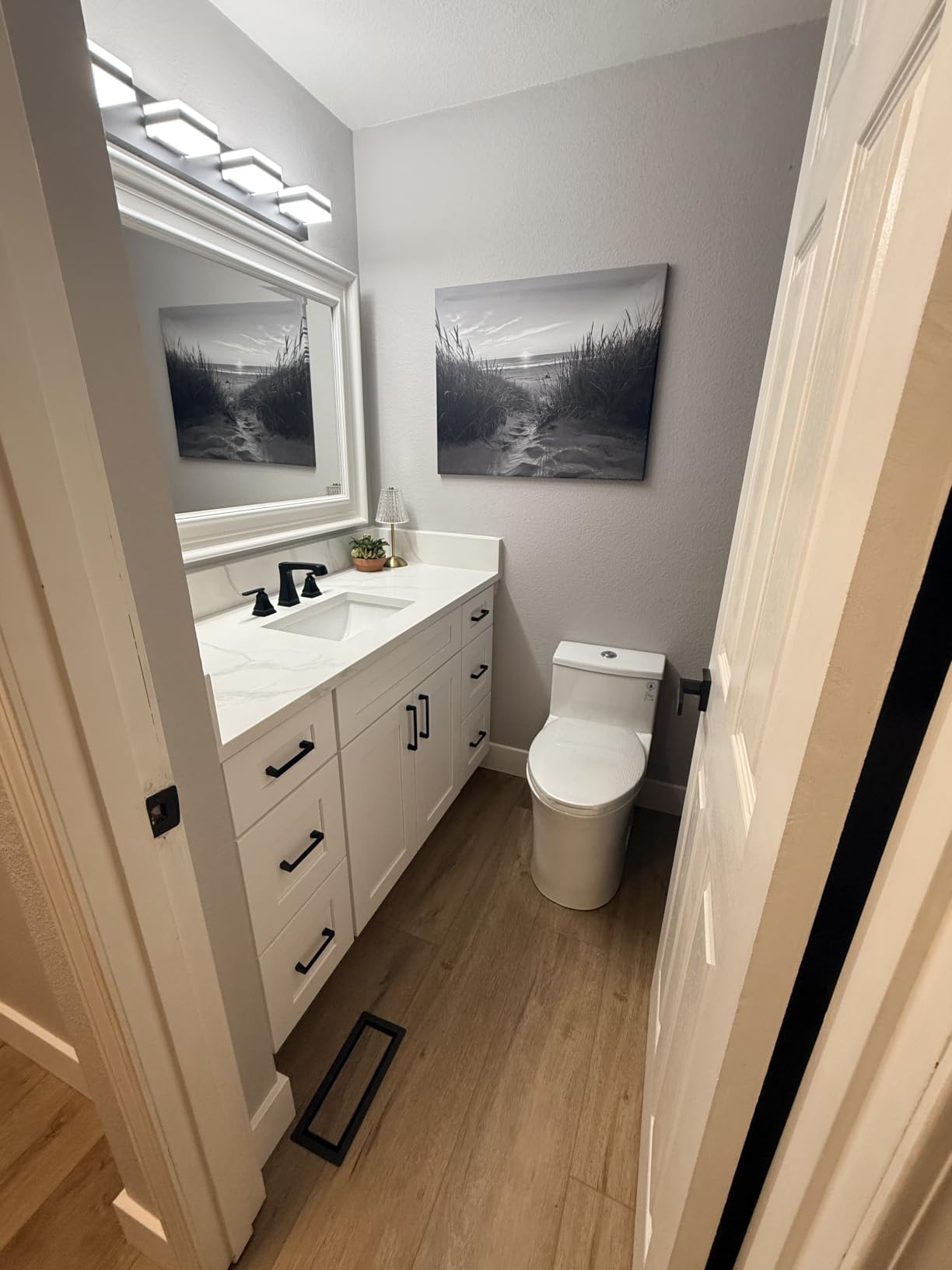 HOROW T0338W One Piece Toilet with ADA Chair Height 17.3