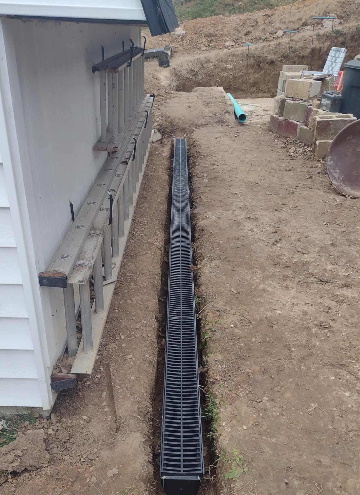 VEVOR Trench Drain System Channel Drain 5.9x5.1-Inch HDPE Drainage Trench, Black Plastic Garage Floor Drain with Plastic Grate, 6x39 Trench Drain Grate, with 6 End Caps, for Garden, Driveway - 6 Pack customer photo 1