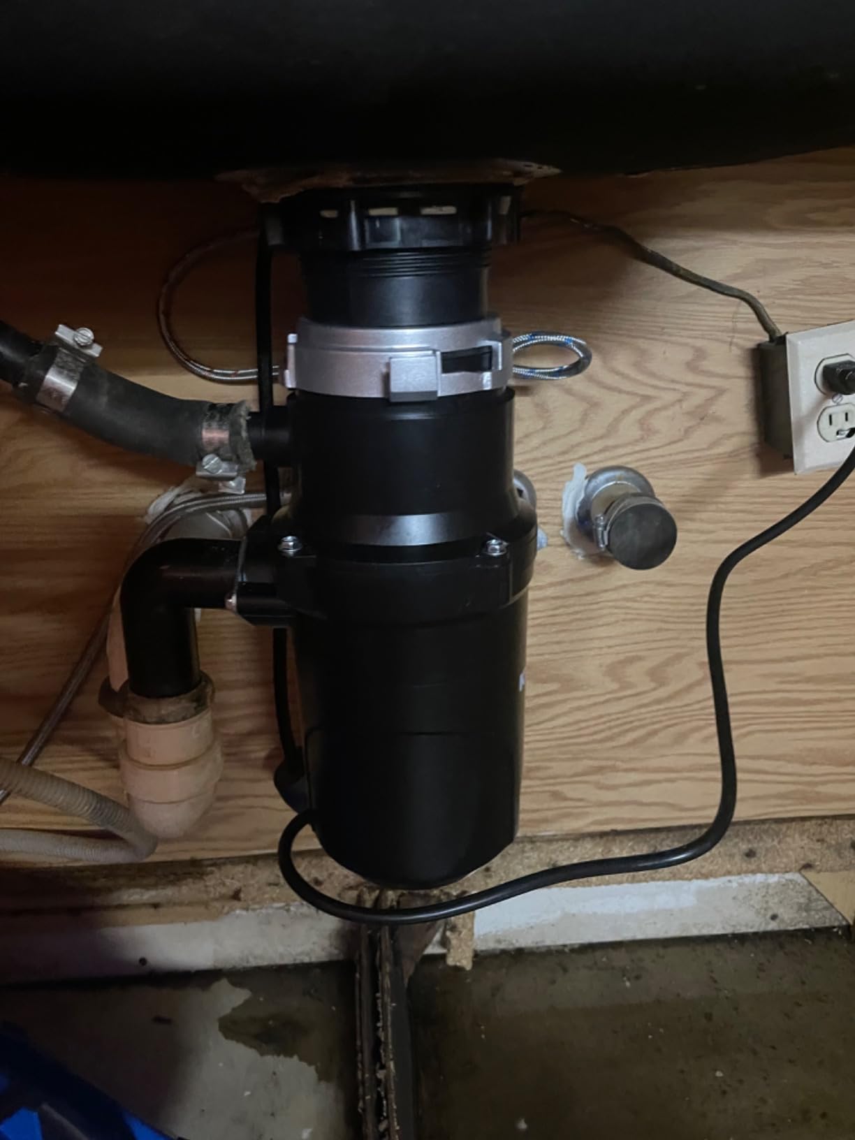 KRAUS WasteGuard 1/2 HP Continuous Feed Ultra-Quiet Motor Garbage Disposal with Quick Connect Mount, Power Cord and Flange Included, KWD110-50MBL customer photo 2