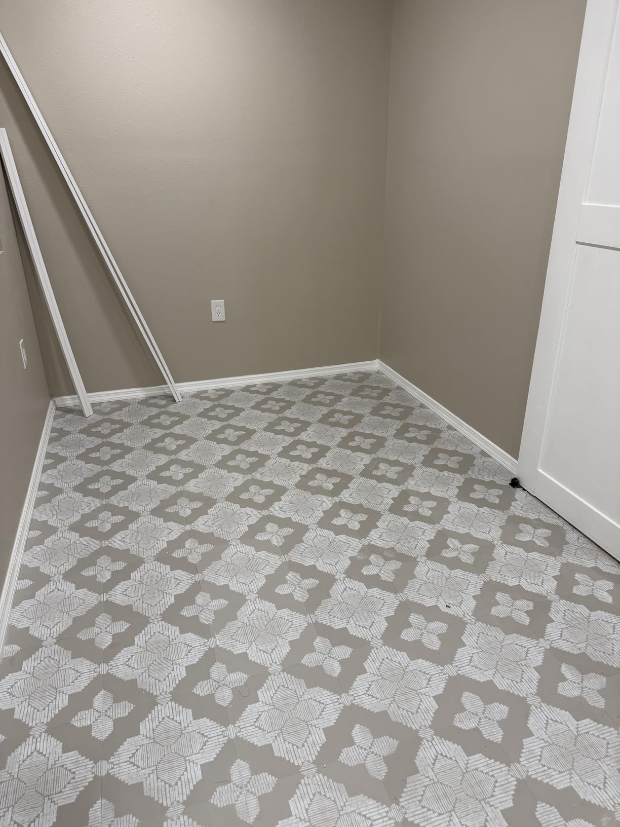 FloorPops Cream Sullivan Peel & Stick Floor Tiles, FP4279 customer photo 2