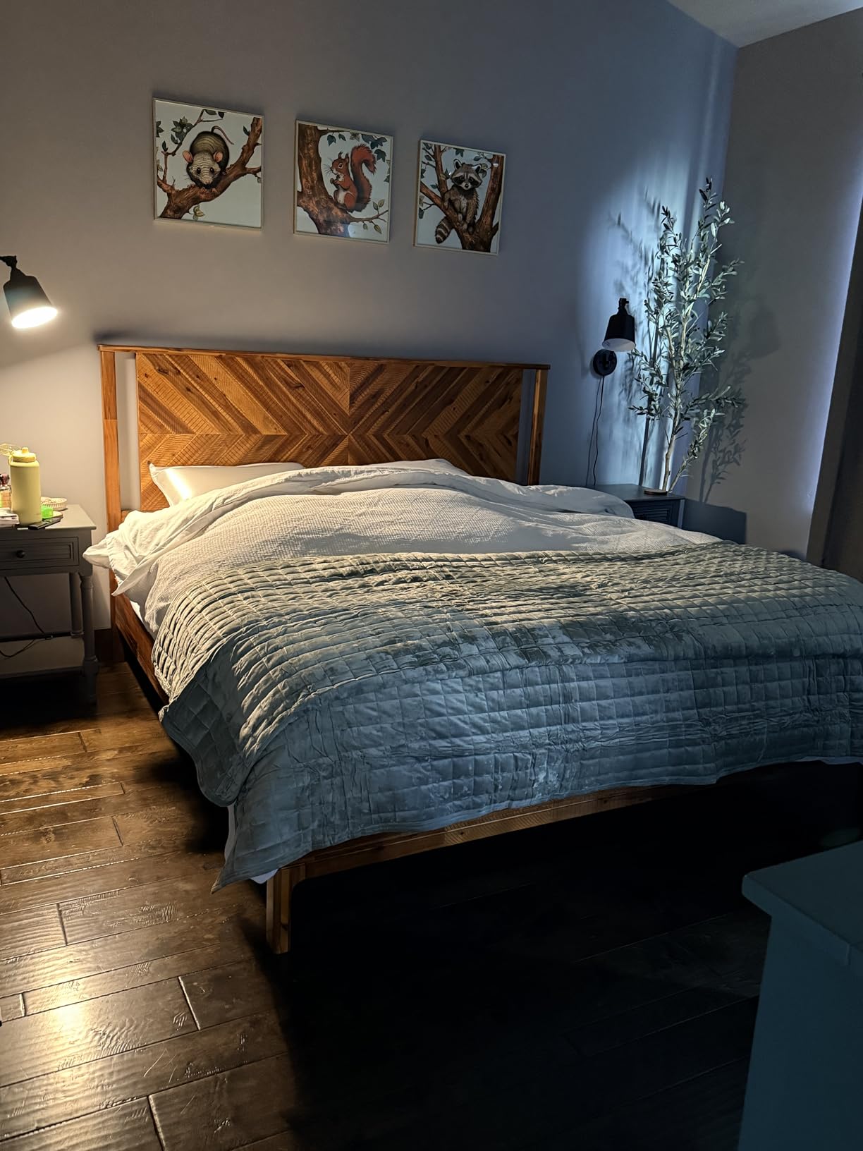 Bme Vivian 14 Inch Deluxe Bed Frame with Headboard, Rustic & Scandinavian Style with Solid Acacia Wood, No Box Spring Needed, 12 Strong Wood Slat Support, Easy Assembly, King, Rustic Golden Brown customer photo 1