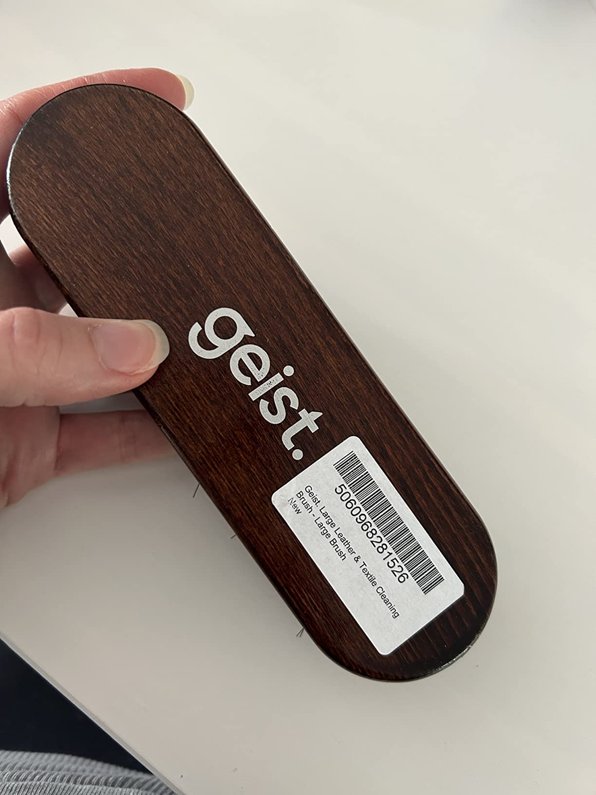 Geist. Leather & Upholstery Cleaning Brush Medium | To clean car seats, leather sofas, and alcantara | For car interiors, furniture, boots, shoes, bags and more customer photo 1