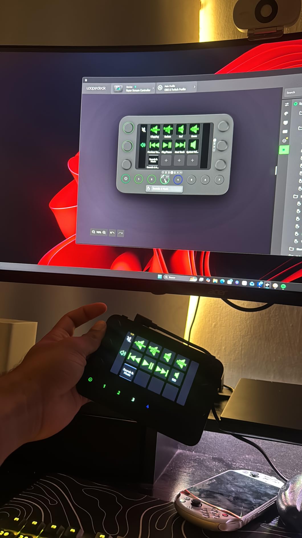 Razer Stream Controller: All-In-One Keypad for Streaming - 12 Haptic Switchblade Keys - 6 Tactile Analog Dials - 8 Programmable Buttons - Designed for PC & Mac Compatibility customer photo 2