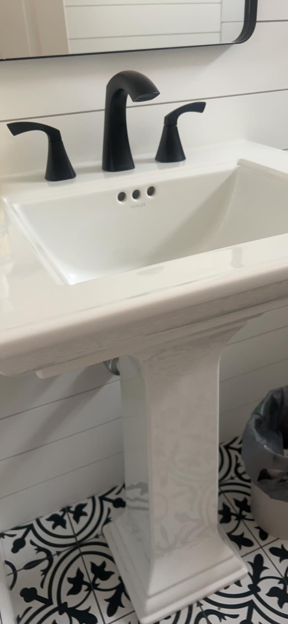 DeerValley Pedestal Bathroom Sink White 26