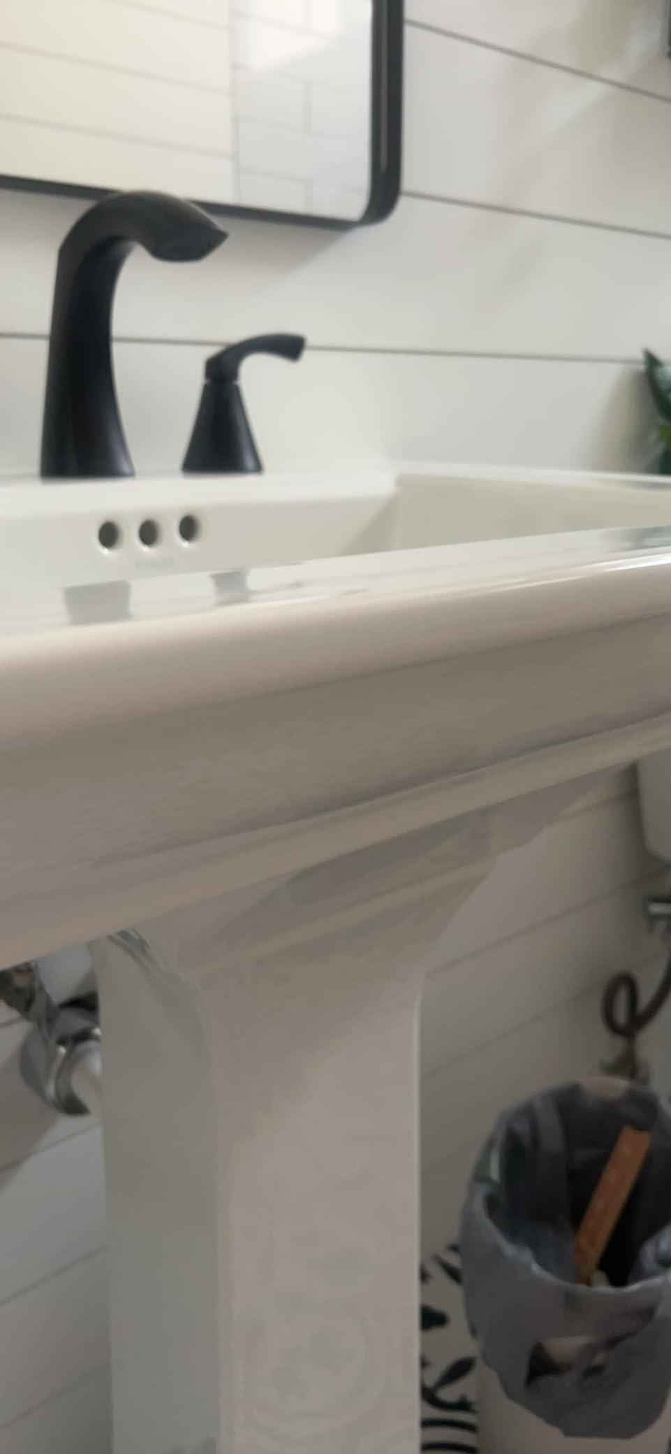 DeerValley Pedestal Bathroom Sink White 26