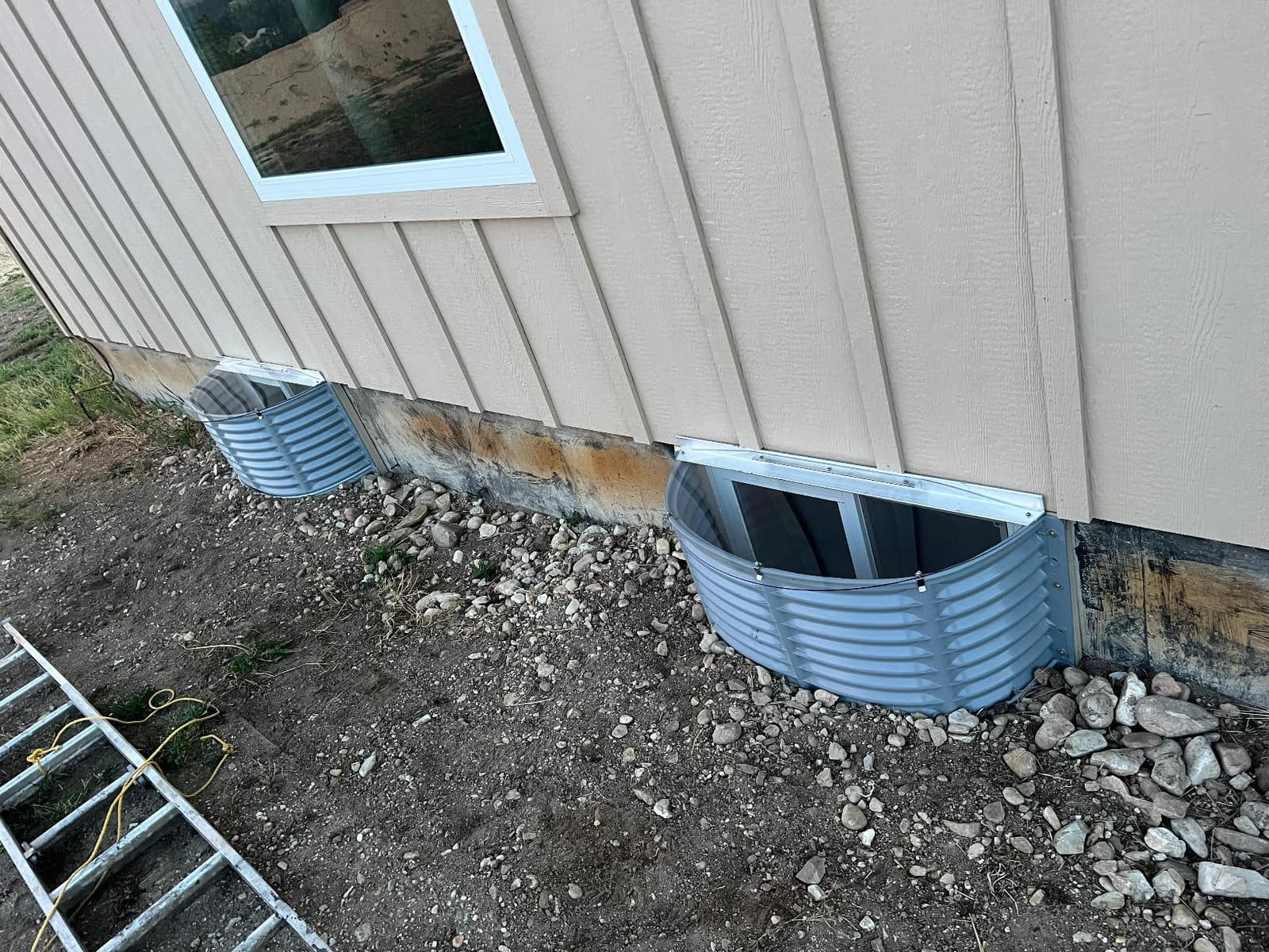 Clear Polycarbonate Window Well Cover Sloped Semi-Circle 40