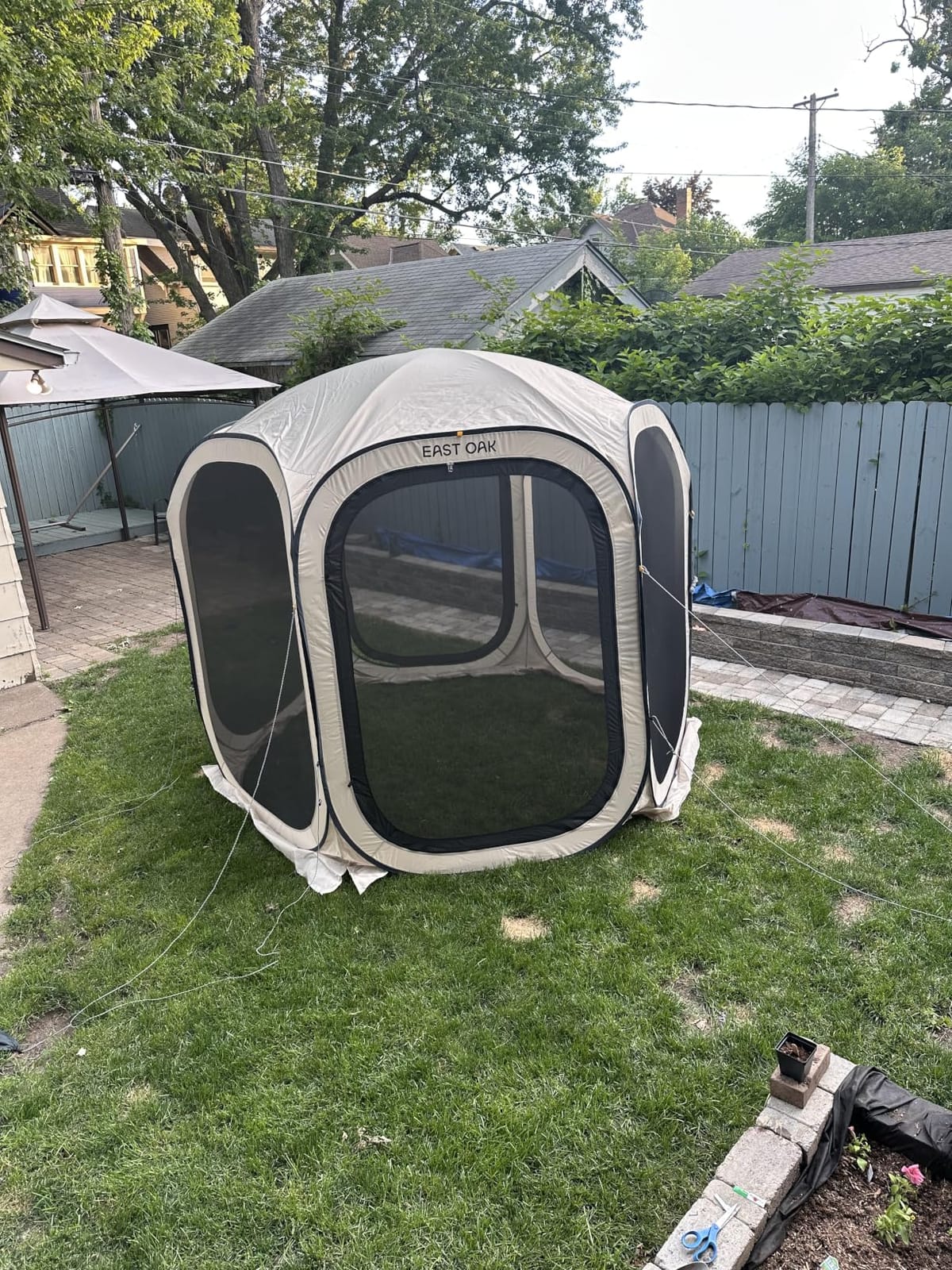 East Oak Pop up Screen Tent with Mosquito Netting, Portable Screen House Canopy Shelter, 10 x 10 FT Instant Screen Gazebo & UPF 50+ UV Protection for Patio, Backyard, Deck & Outdoor Activities, Beige customer photo 1