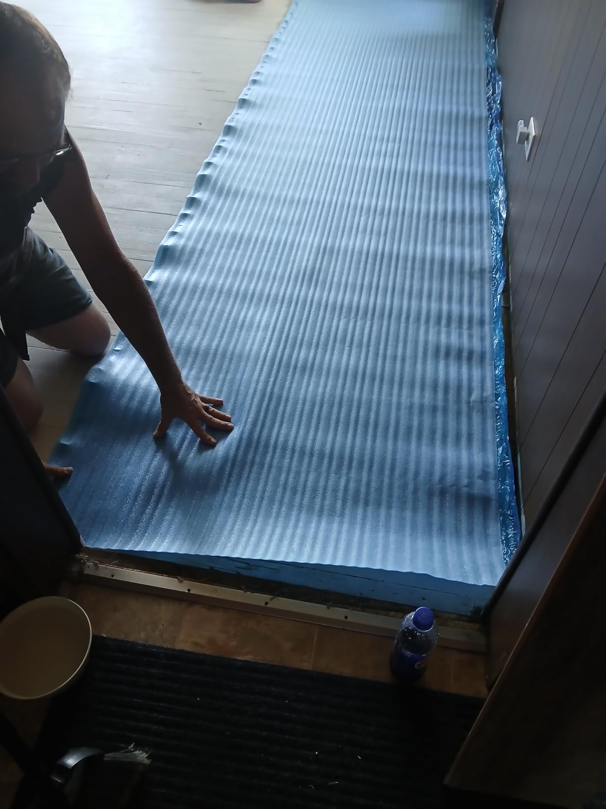 3in1 Vapor Barrier Flooring Underlayment w/Overlap and pre-Attached Tape Strip - Bestlaminate- 2mm - 500sq.ft (Bundle 5 Rolls Each 100 sg.ft.) customer photo 1
