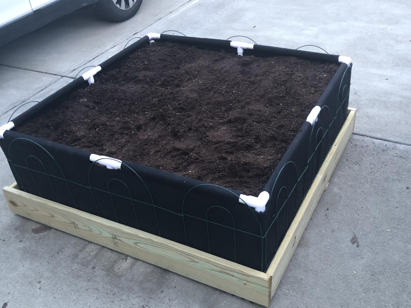 247Garden 3X3 Aeration Fabric Grow Bed/Raised Vegetable Flower Garden with PVC Frames (67-Gallon Tan) customer photo 1