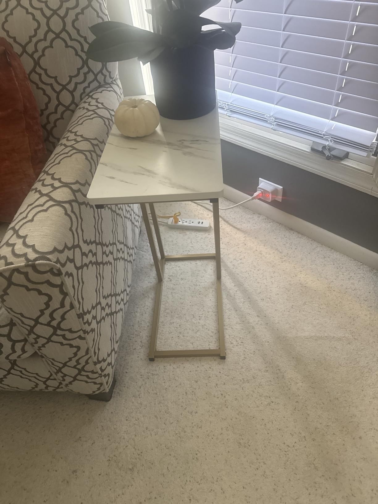 Yusong C Shaped End Table, Couch Side Table that Slide Under Sofa Bed, Small Table for Small Spaces, Skinny Overbed Table for Coffee Drink Snack, Living Room, Gold and White Marbled Wooden Top customer photo 2