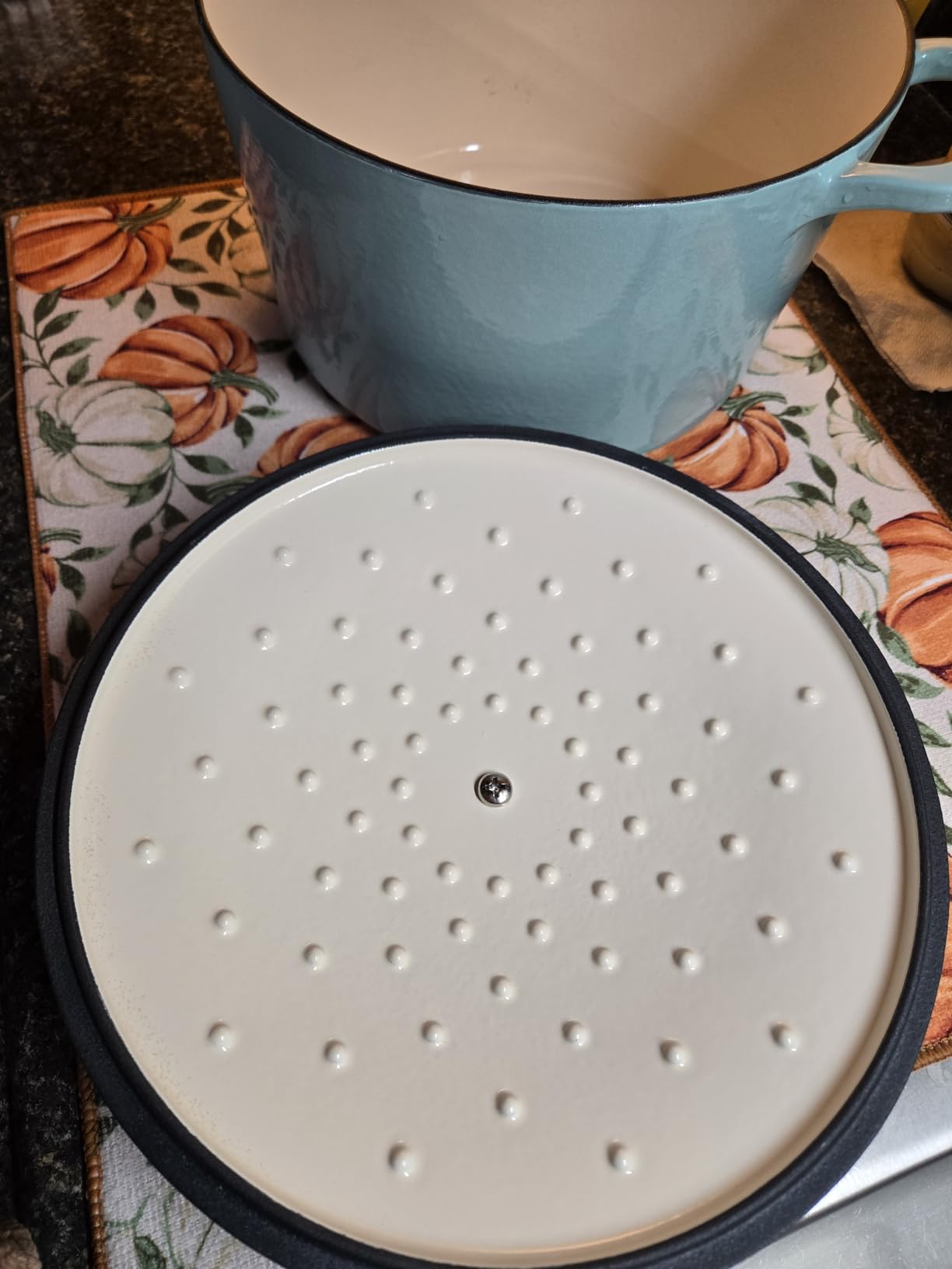 MARTHA STEWART Gatwick 7-Quart Enamel Cast Iron Dutch Oven – Linen White With Gold – Heavy-Duty Dutch Oven for Slow Cooking, Braising & Baking customer photo 2