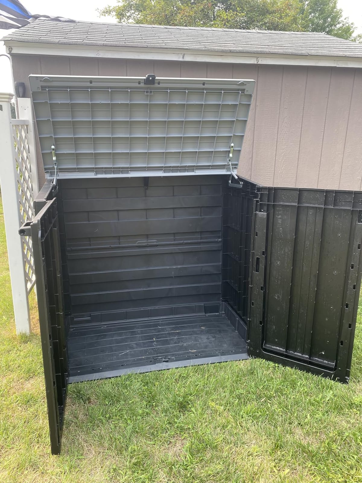 Keter Store-It-Out Prime XL 4.75 x 2.6 Foot Resin Outdoor Storage Shed with Double Doors and Easy Lift Hinges, Perfect for Trash Cans, Garden and Yard Tools, and Pool Toys, Black customer photo 2