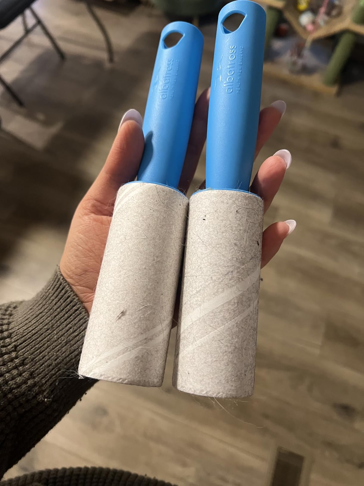 400 Sheets Lint Rollers for Pet Hair Extra Sticky, 2 Handles, 4 Rollers customer photo 1