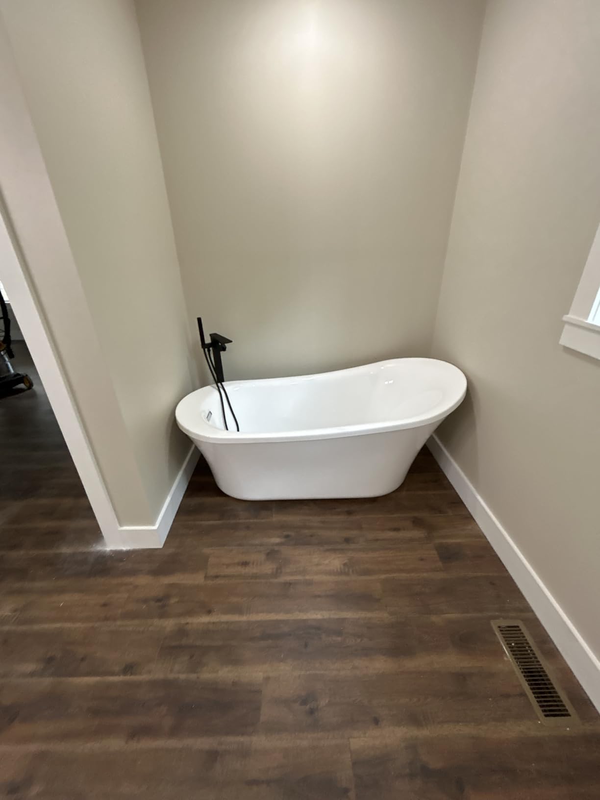 RUMOSE Freestanding Tub Filler Free Standing Bathtub Faucet, Black customer photo 1