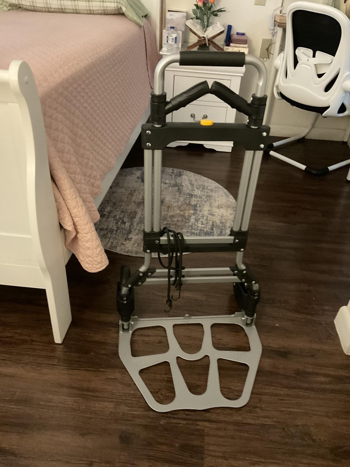 330 LB Capacity Folding Hand Truck Dolly Cart, Portable Aluminum Dolly Cart with Telescoping Handle and Rubber Wheels for Moving,Shopping,Travel,Office Use. customer photo 1