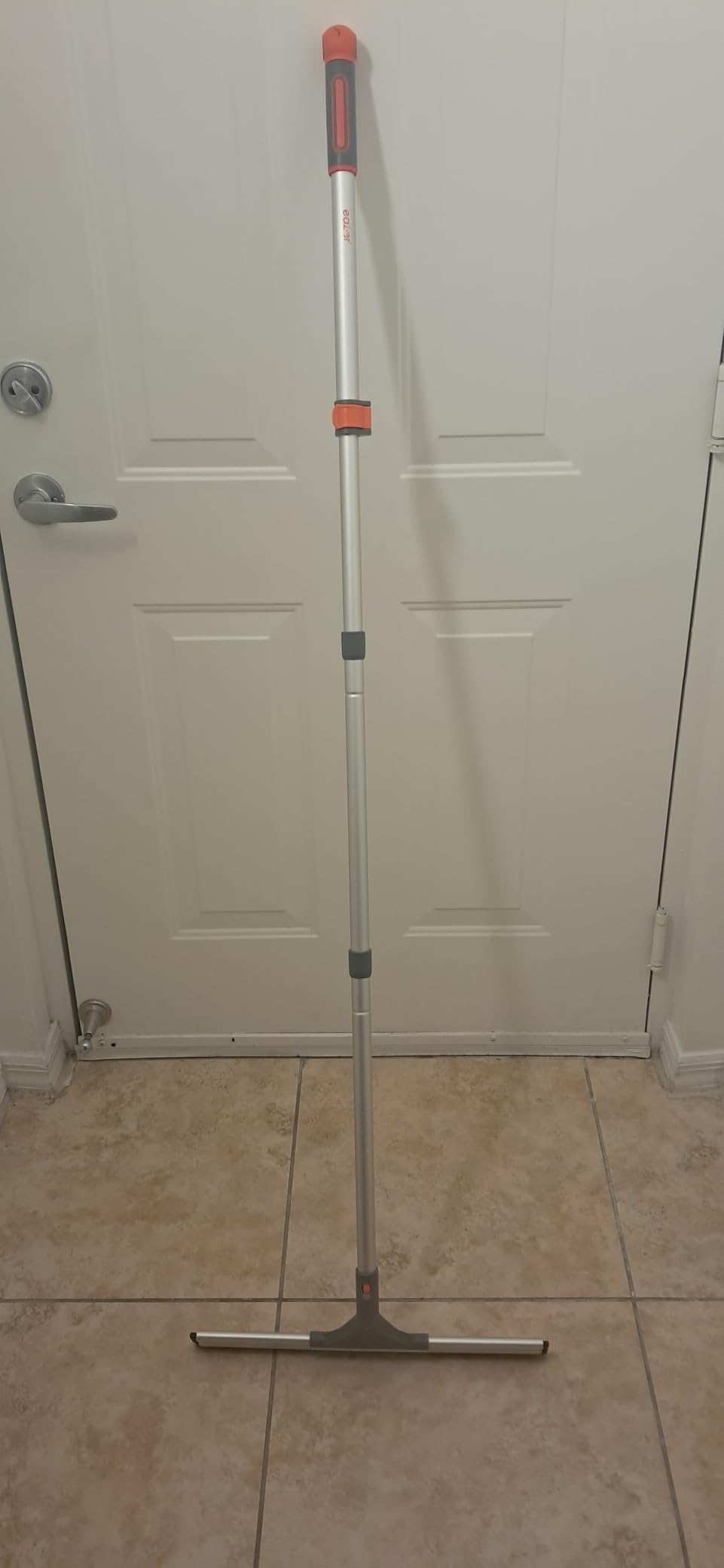 Eazer Floor Squeegee for Floor: Heavy Duty Scrubber with Extendable 60'' Aluminum Pole and Rubber Blade for Kitchen, Swimming Pool, Concrete Floors,Shower,Tiles,Garages,Windows,Glass,Pet Hair Removal customer photo 2